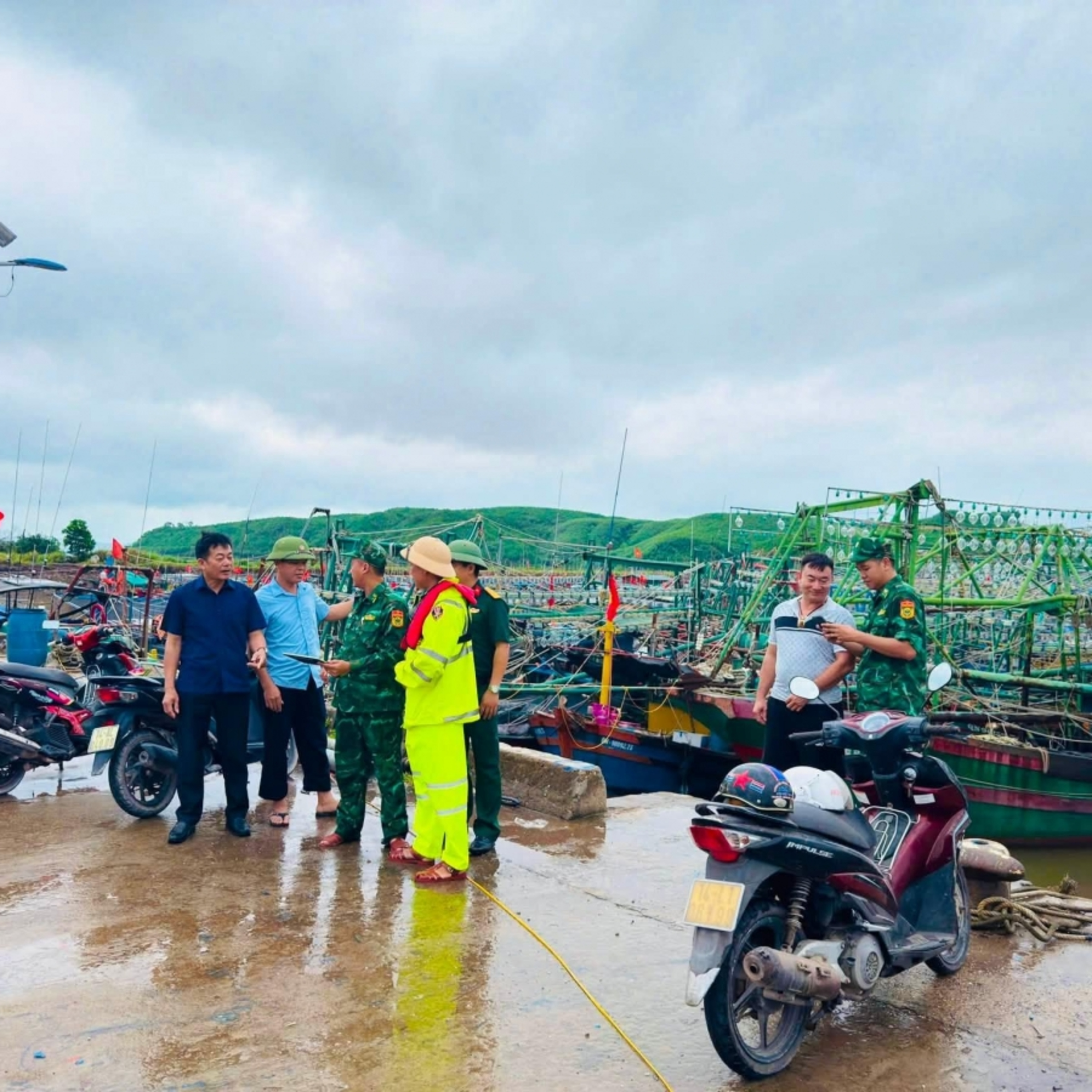 Tin Đời sống & Xã hội - Quảng Ninh chủ động kiểm tra, triển khai đồng bộ các biện pháp ứng phó bão số 1