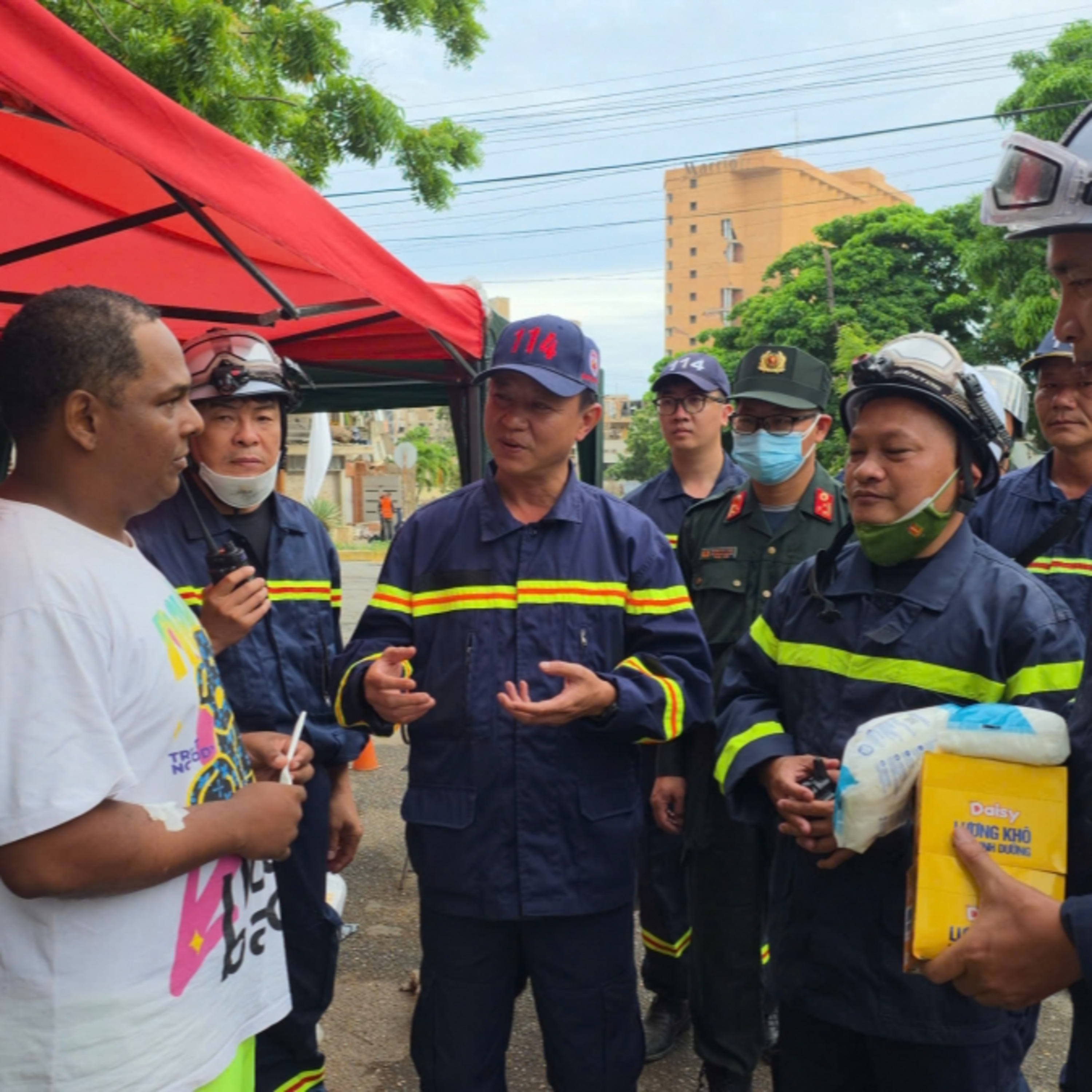 Tin thế giới - Đoàn cứu hộ Việt Nam đưa thêm 15 thi thể ra khỏi đống đổ nát tại Venezuela