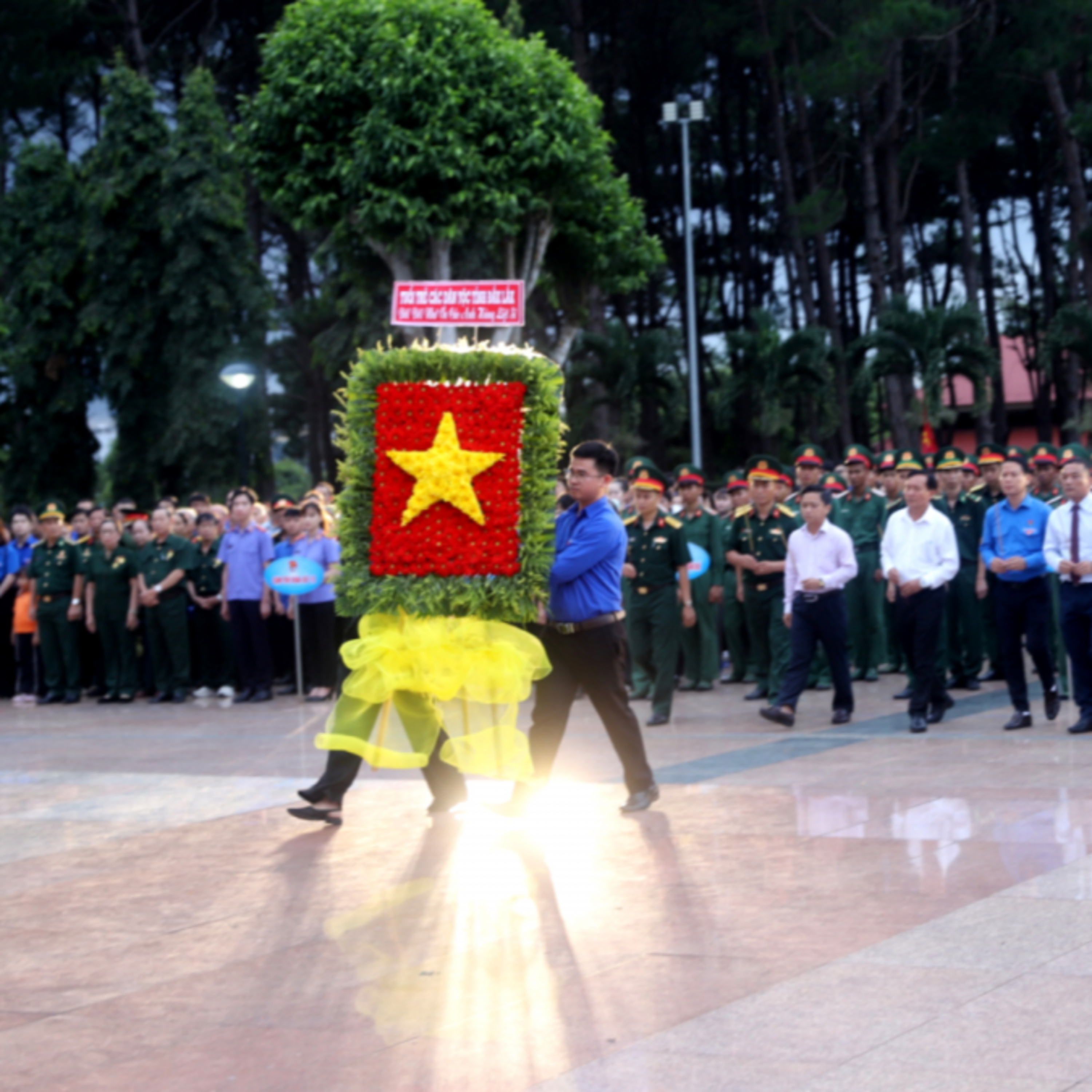 Tin trong nước - Trang trọng Lễ Thắp nến tri ân các anh hùng liệt sĩ tại Đắk Lắk
