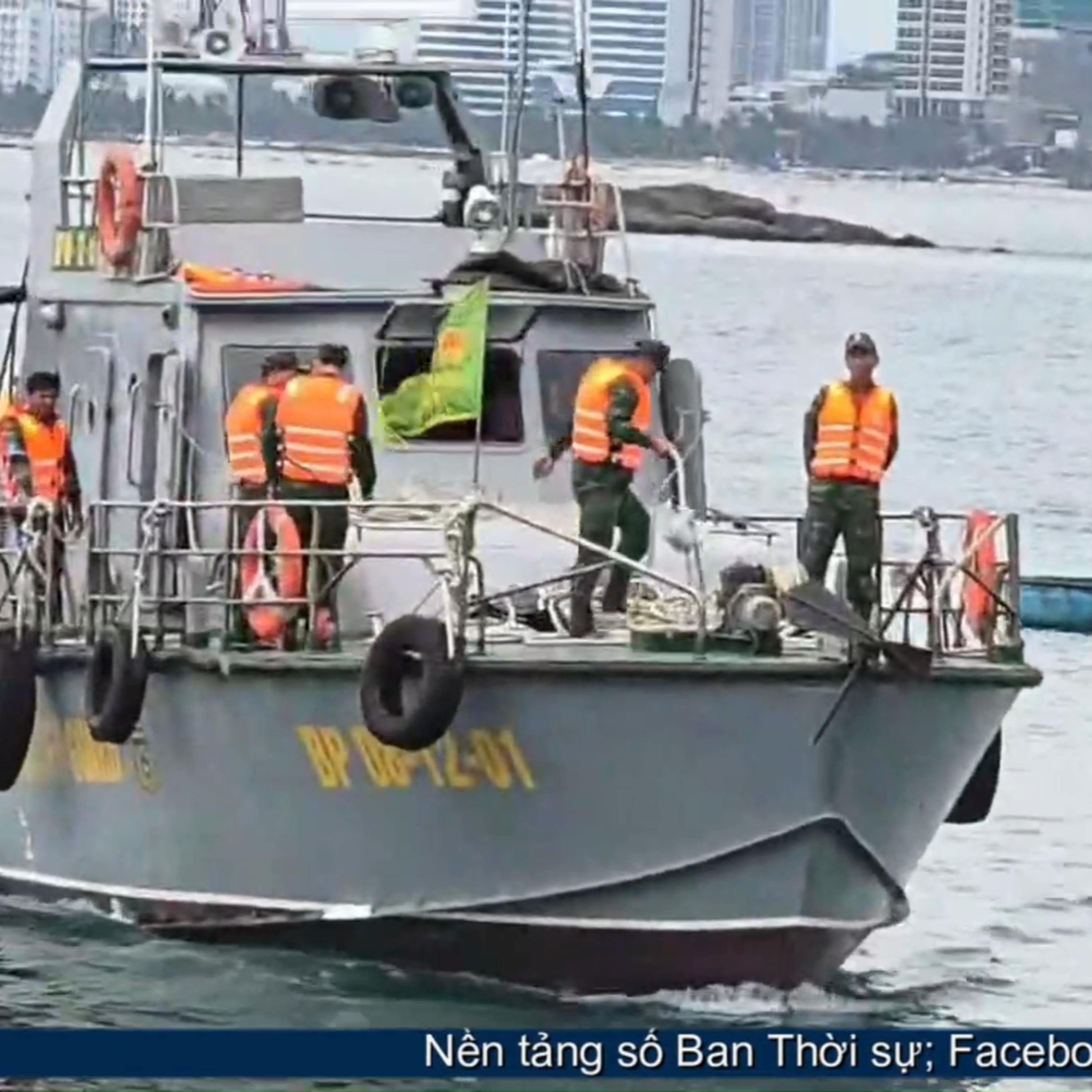 Tin trong nước - May mắn và kiến thức sinh tồn giúp nạn nhân sống sót 8 giờ trên biển
