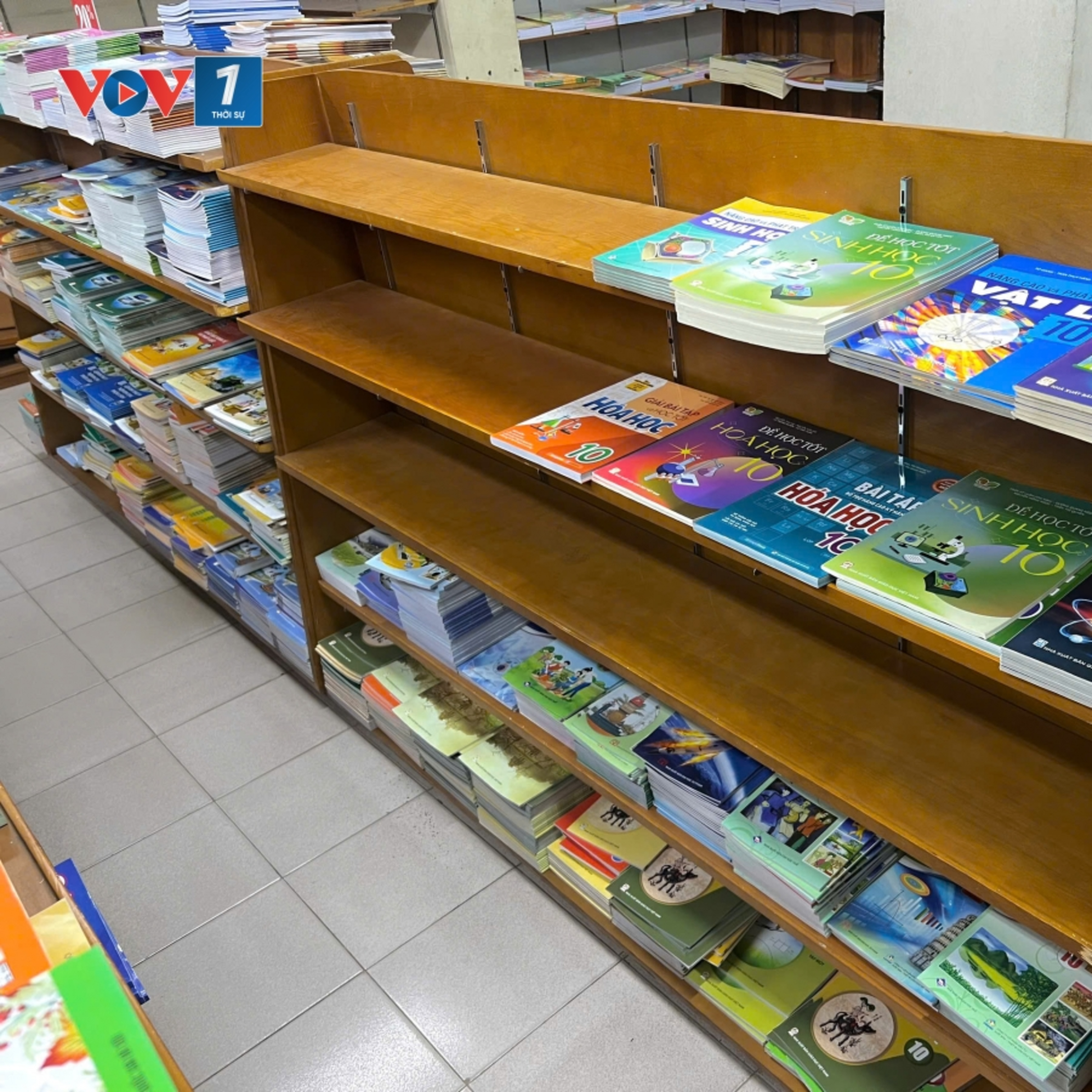 Tin Đời sống & Xã hội - Thiếu sách giáo khoa tại một số nhà sách, điểm phát hành tại Hà Nội