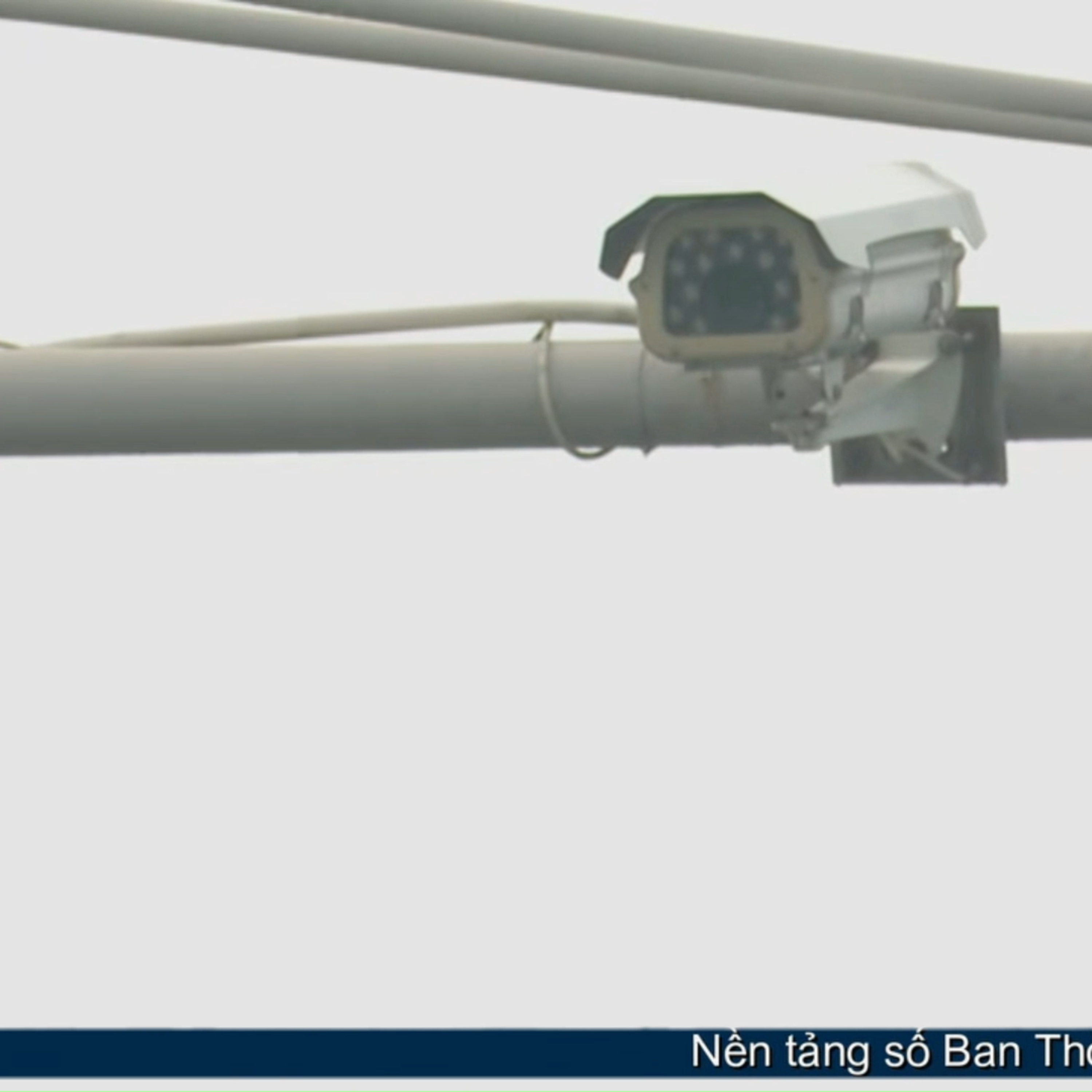 Tin trong nước - Xử phạt lỗi không giữ khoảng cách an toàn trên tuyến cao tốc