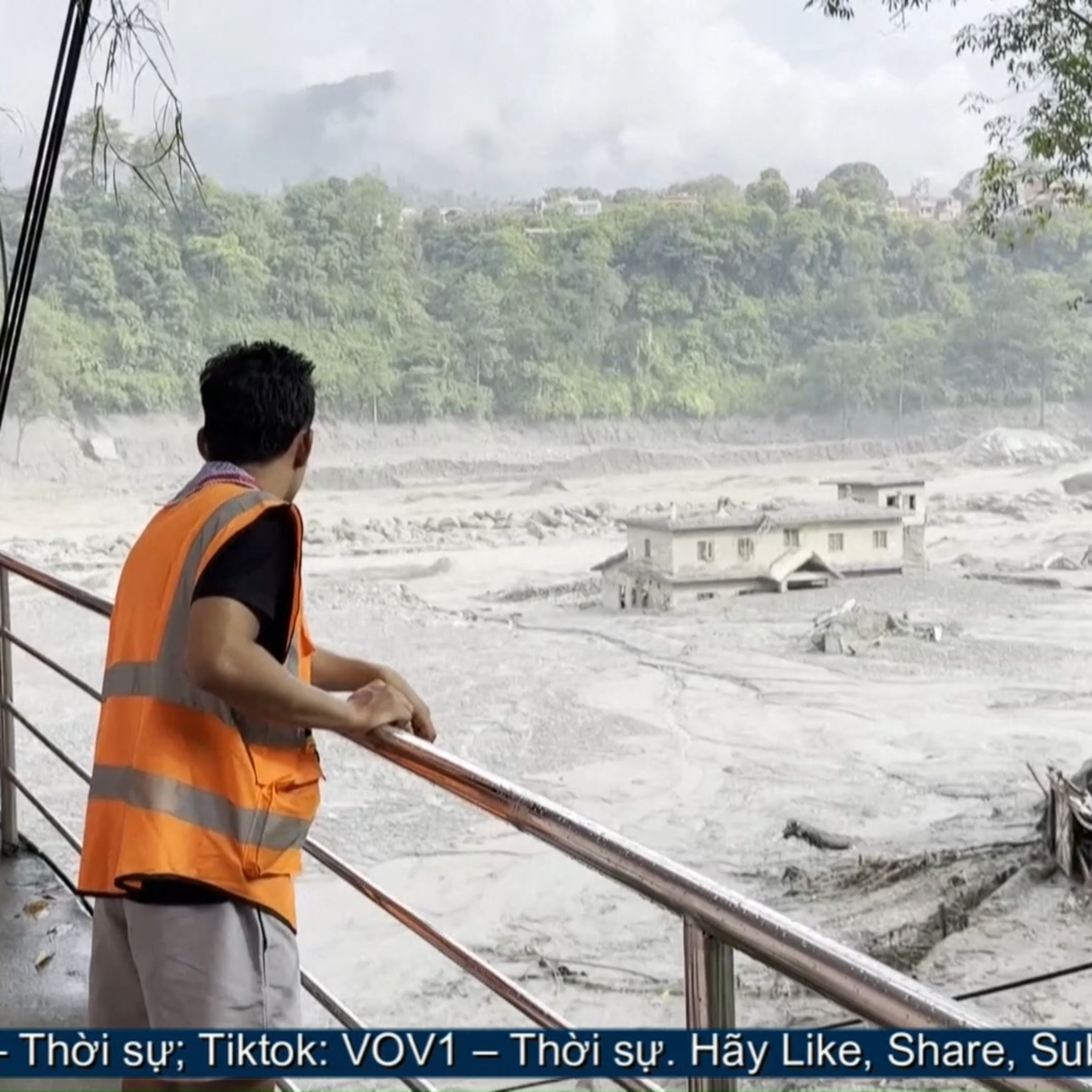 Tin quốc tế - Lũ quét Tây Tạng: Nguy cơ vỡ hoàn toàn hồ chắn gây thảm họa là thấp
