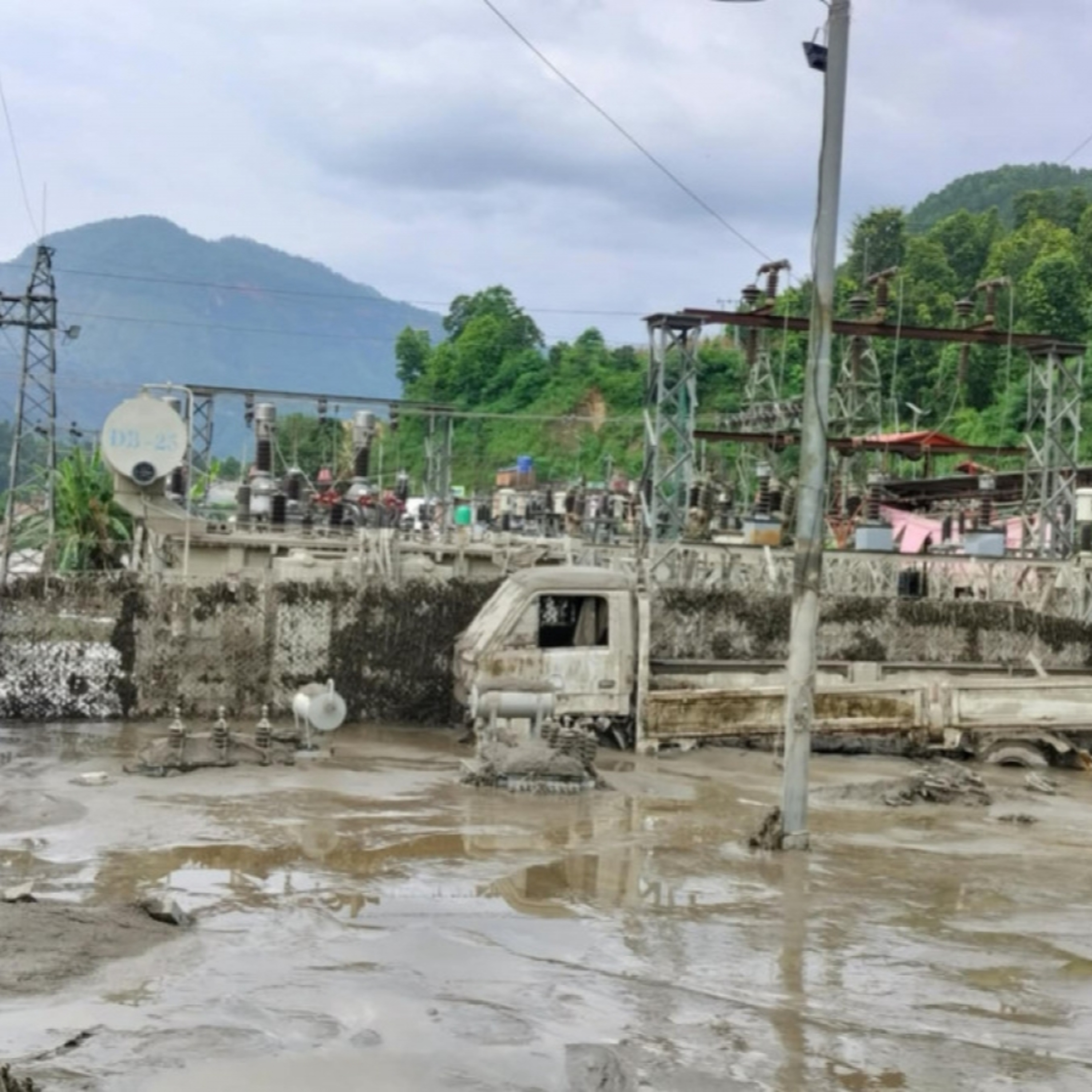 Tin thế giới - Lũ quét có thể gây thiệt hại hàng tỷ USD cho ngành thủy điện Nepal episode artwork