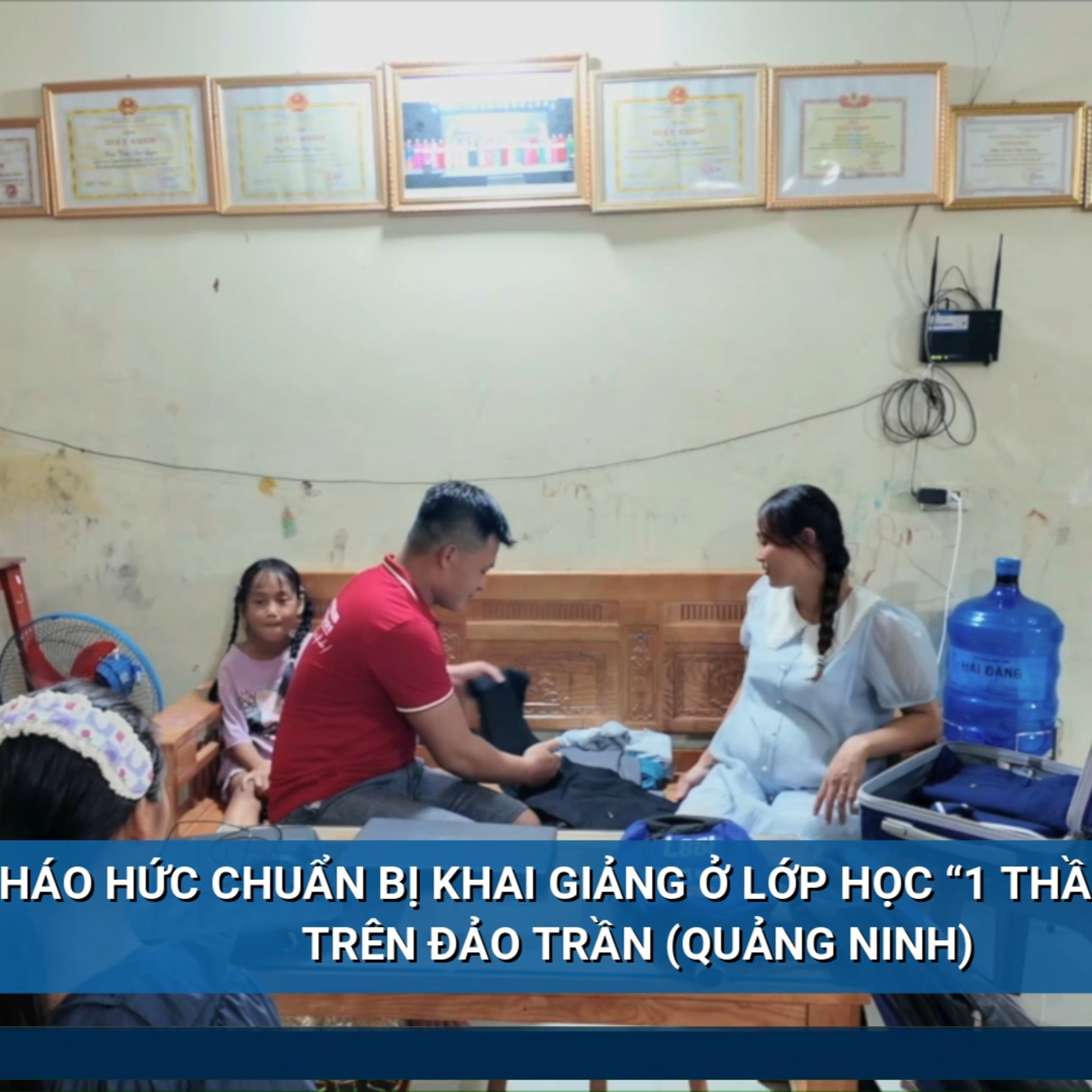 Tin trong nước - Háo hức chuẩn bị khai giảng ở lớp học “1 thầy 3 trò” trên đảo Trần (Quảng Ninh) episode artwork