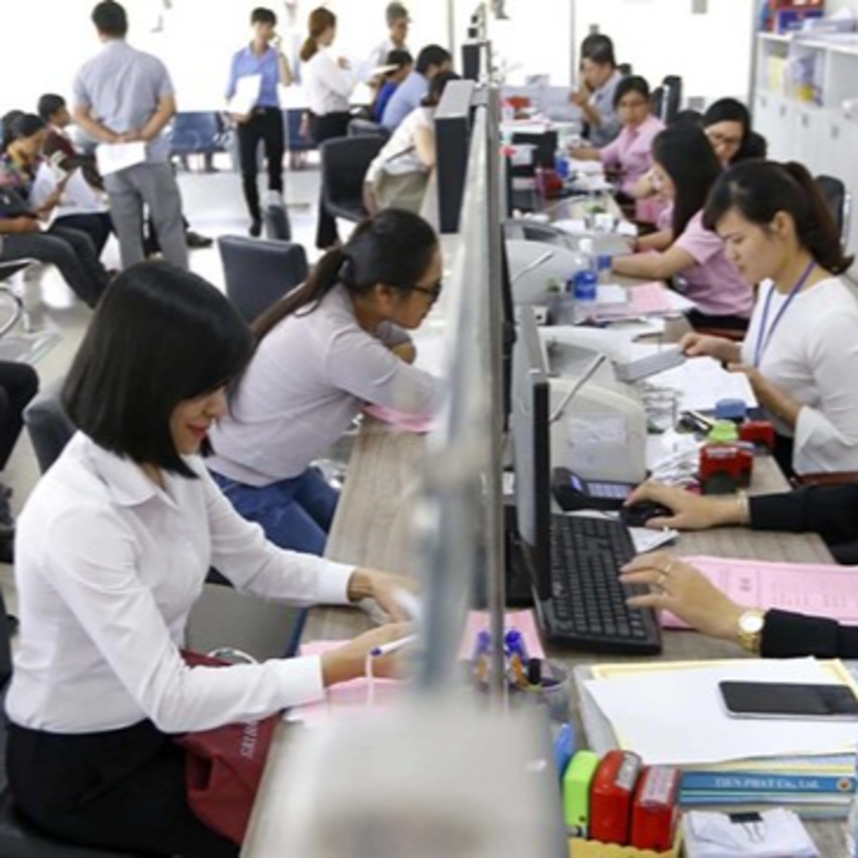 Chính phủ với người dân - Hơn 46.000 cán bộ dôi dư sau sáp nhập huyện, xã: Giải quyết như thế nào? episode artwork