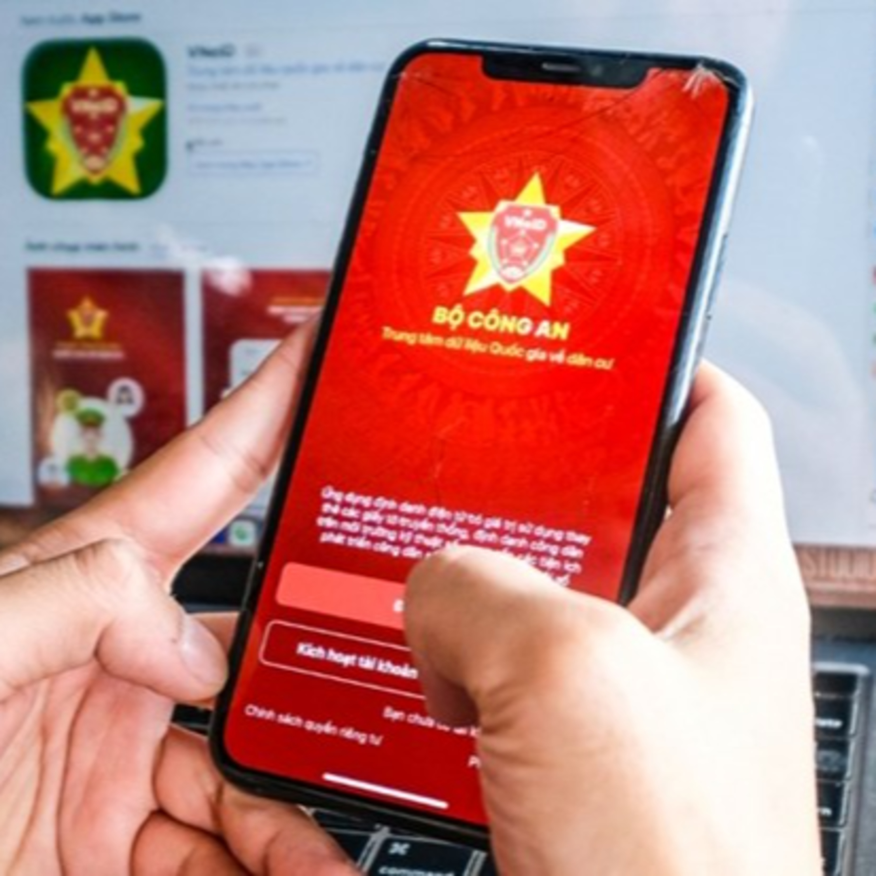 Pháp luật đời sống - Hoàn thiện pháp luật khi cấp phiếu lý lịch tư pháp trên ứng dụng VneID episode artwork