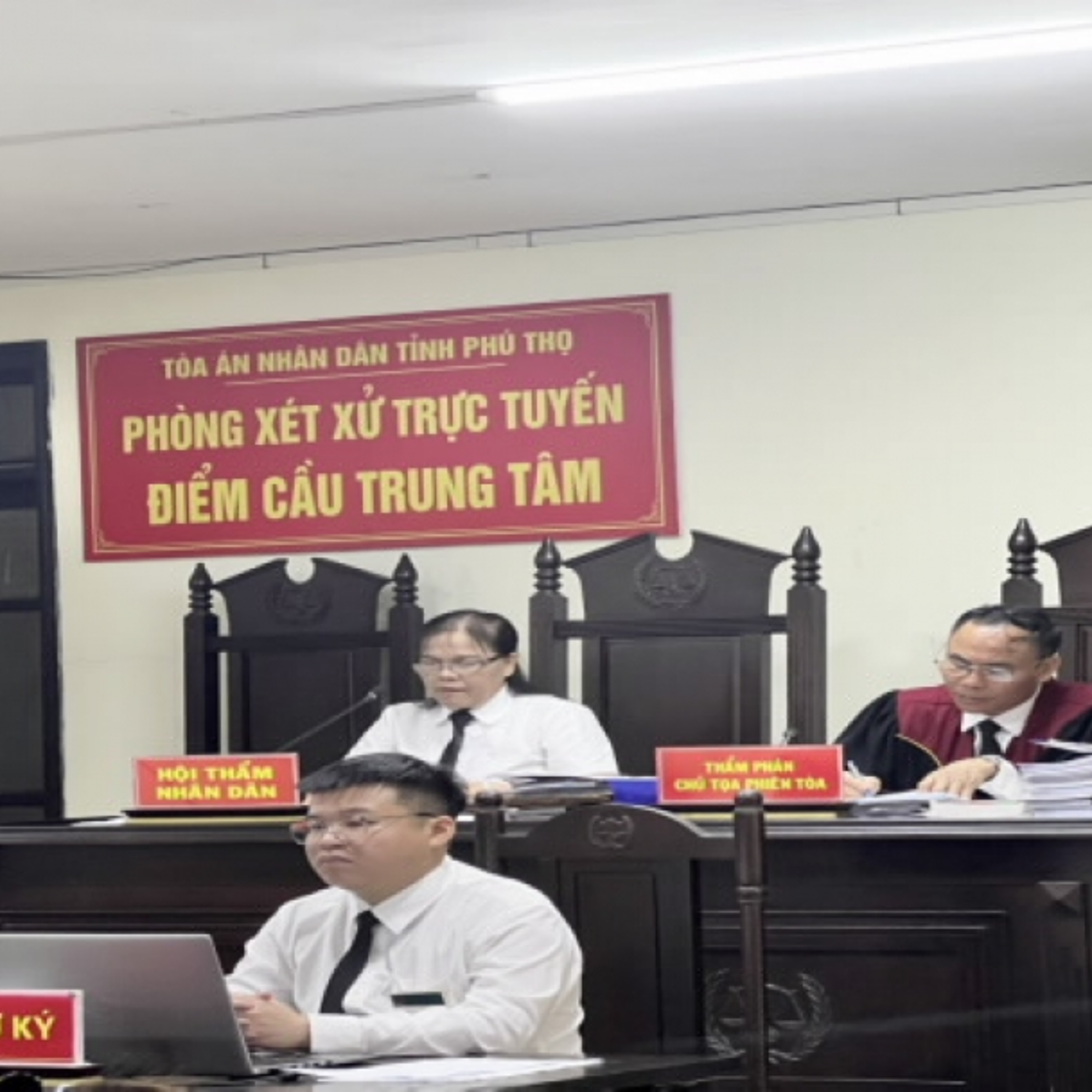 Pháp luật và đời sống - TAND Phú Thọ đổi mới công tác xét xử: Tranh tụng thực chất, công lý đi vào cuộc sống