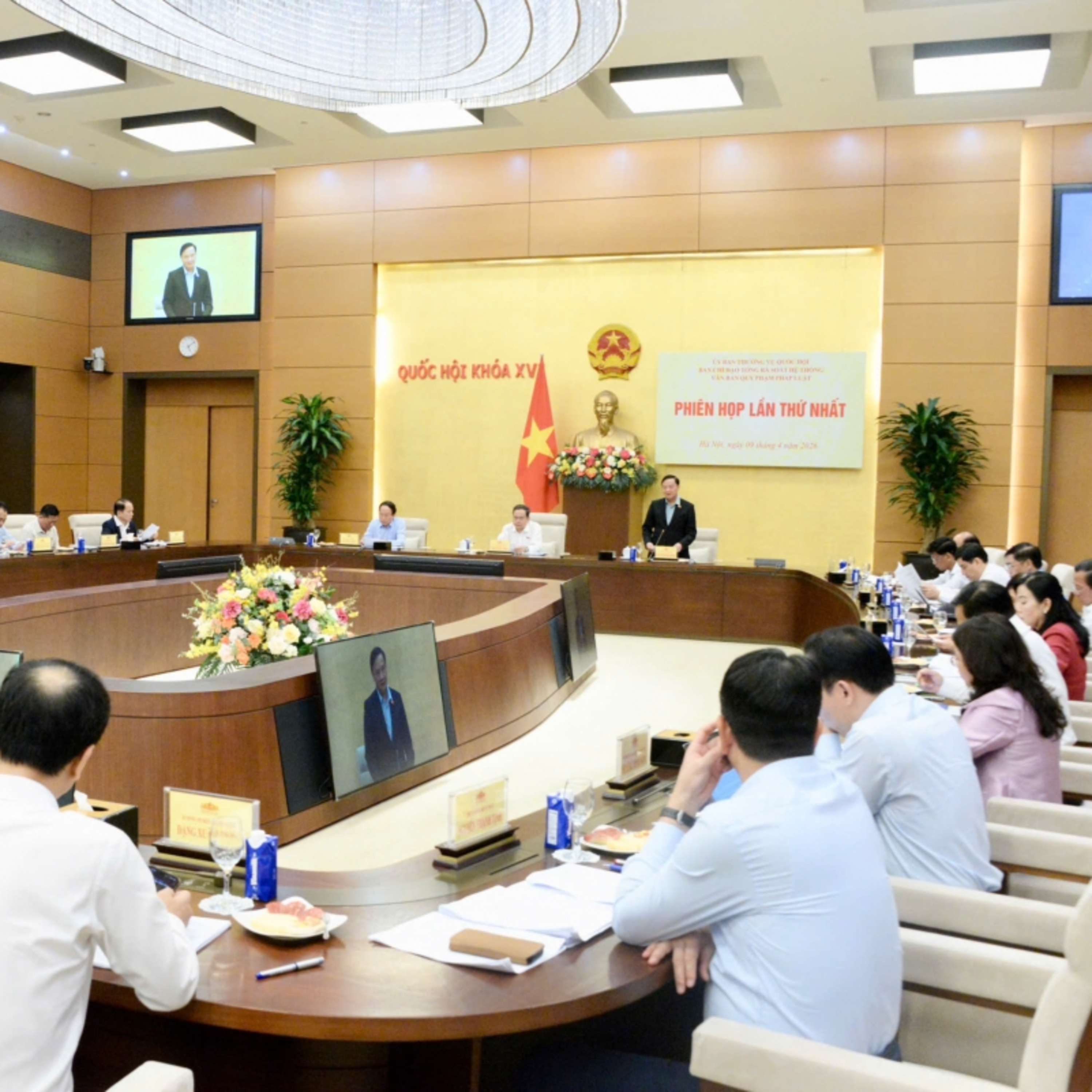 Quốc hội với cử tri - Tổng rà soát hệ thống văn bản quy phạm pháp luật: tháo gỡ điểm nghẽn thể chế, thúc đẩy tăng trưởng
