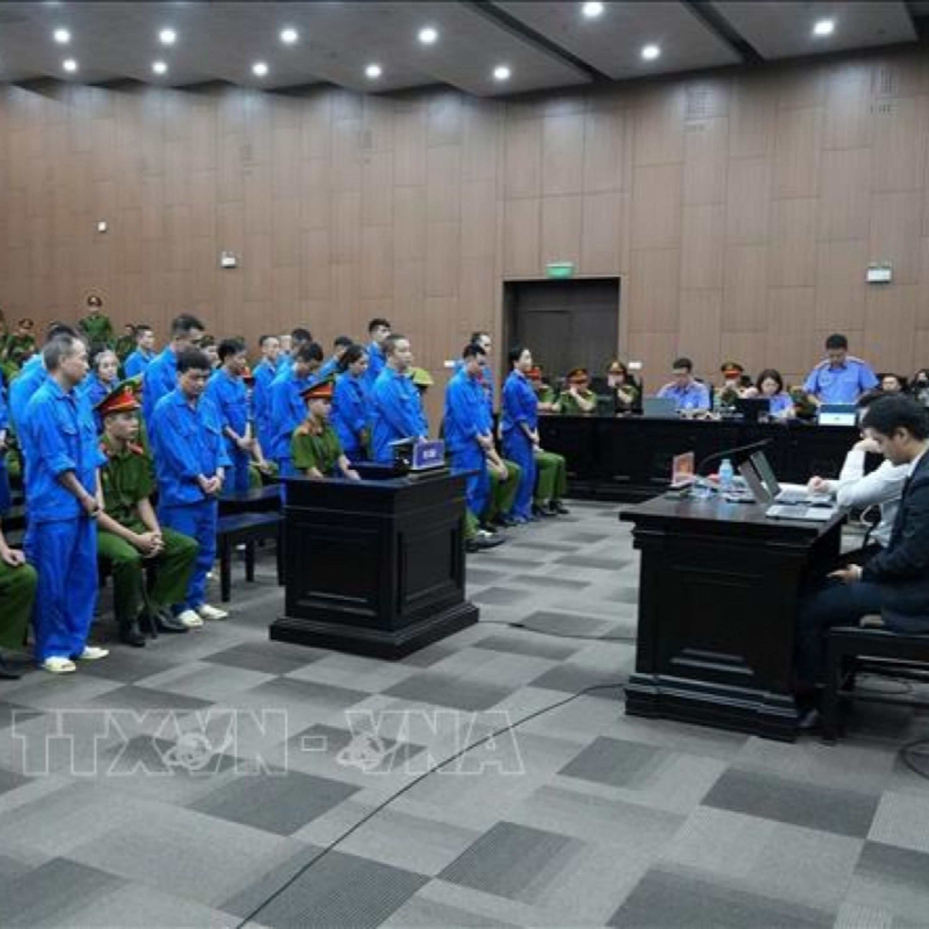 Pháp luật và đời sống - Khi quyền lực bị biến thành công cụ trục lợi