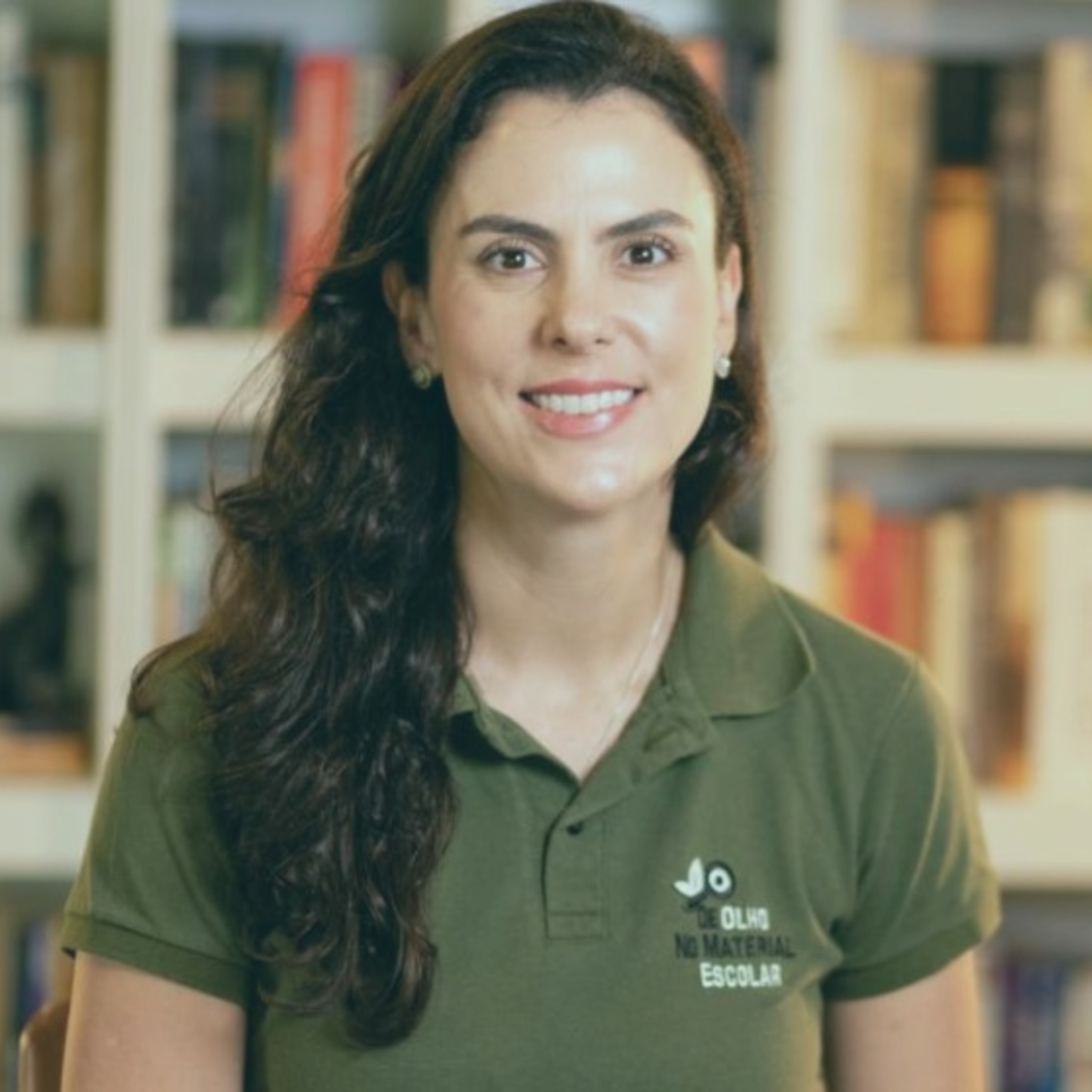 Entrevista | Letícia Jacintho, presidente da associação 'De olho no material escolar' episode artwork