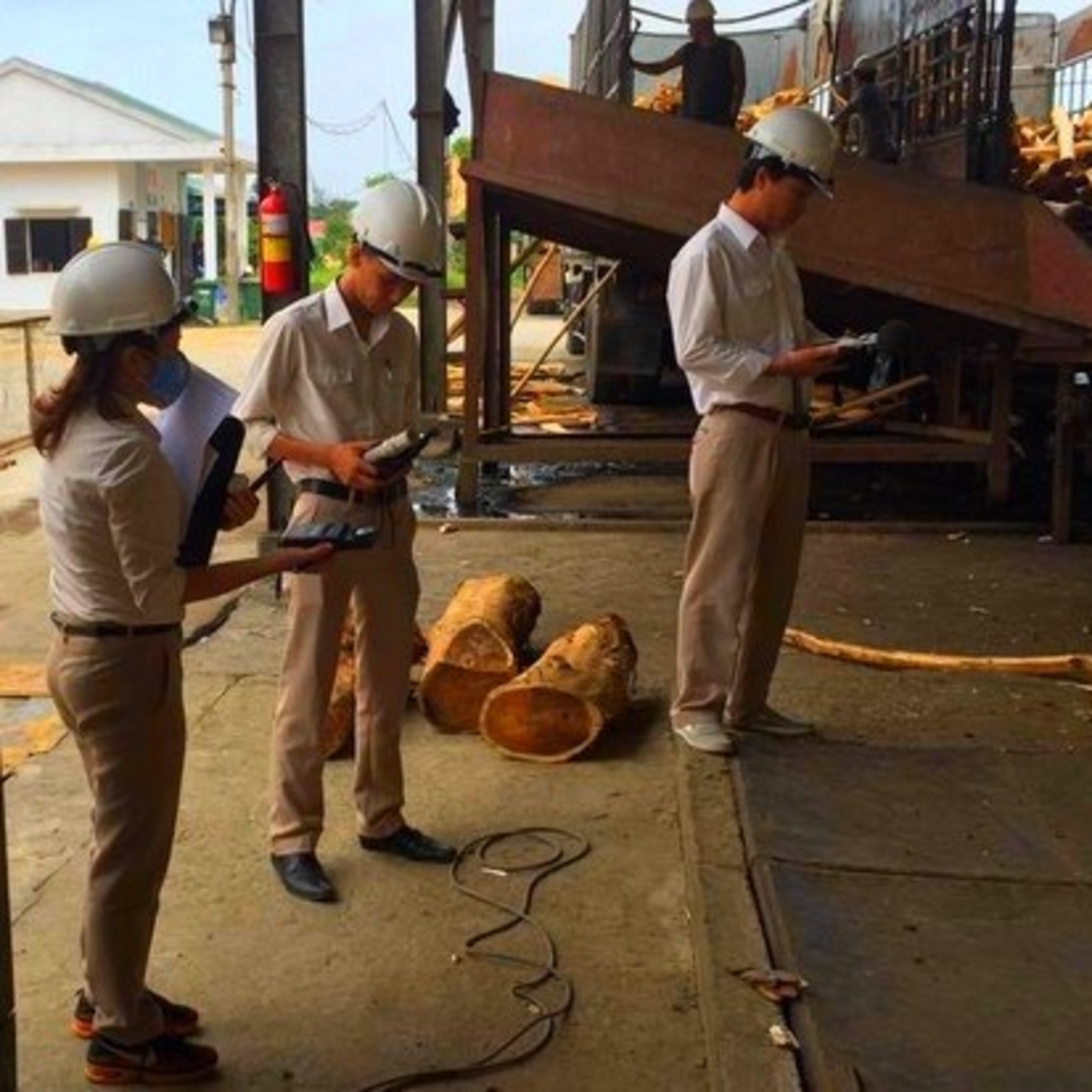 Tài nguyên môi trường - Vai trò giám sát môi trường làm việc của người lao động chưa được coi trọng episode artwork