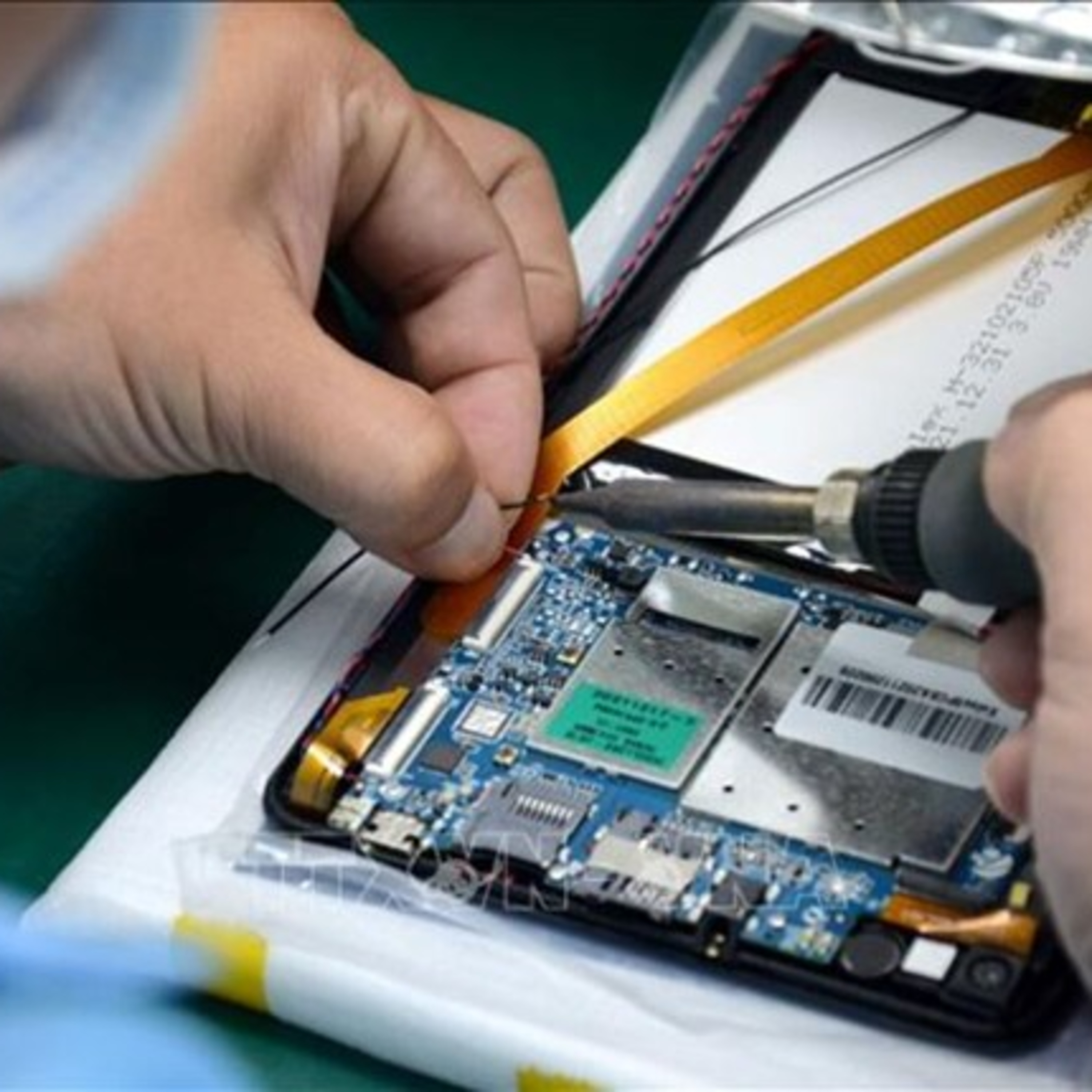 Kết nối công nghệ - Phát triển nguồn nhân lực ngành bán dẫn - Tiềm năng để Việt Nam trở thành Trung tâm bán dẫn toàn cầu episode artwork