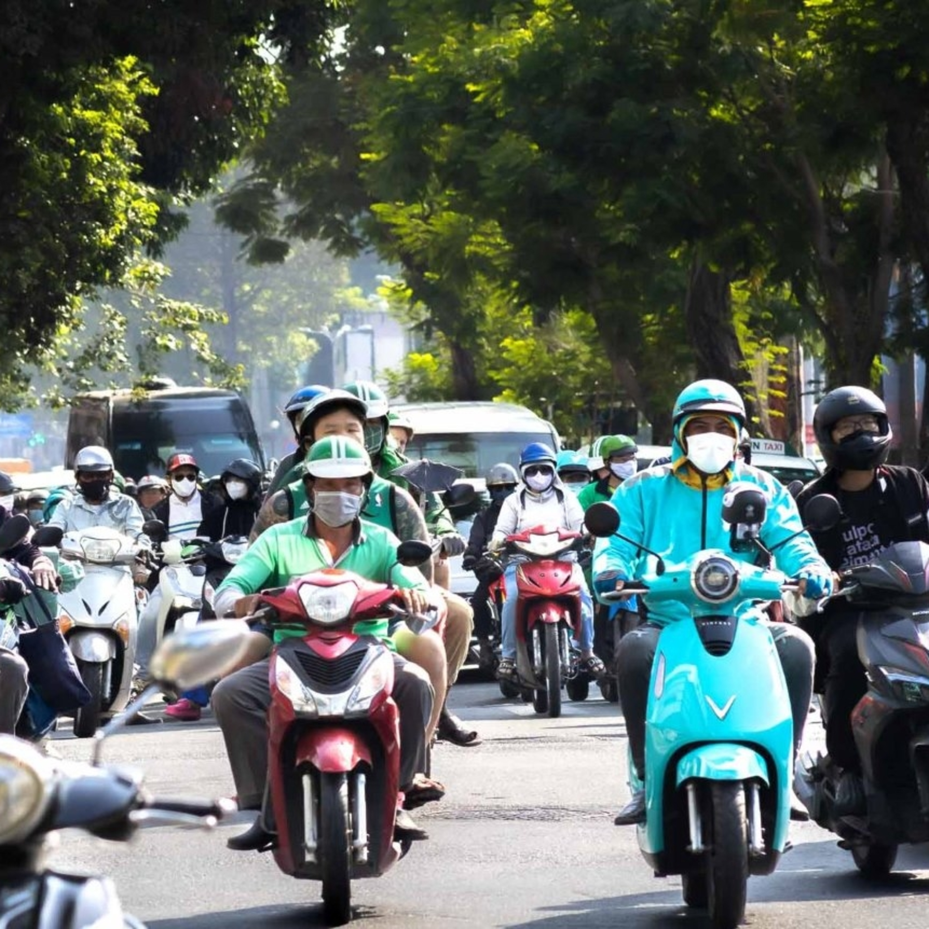 Chuyển đổi xanh - Quyết tâm chuyển đổi xe xăng ở nội đô - từng bước phát triển năng lượng xanh, giảm phát thải episode artwork
