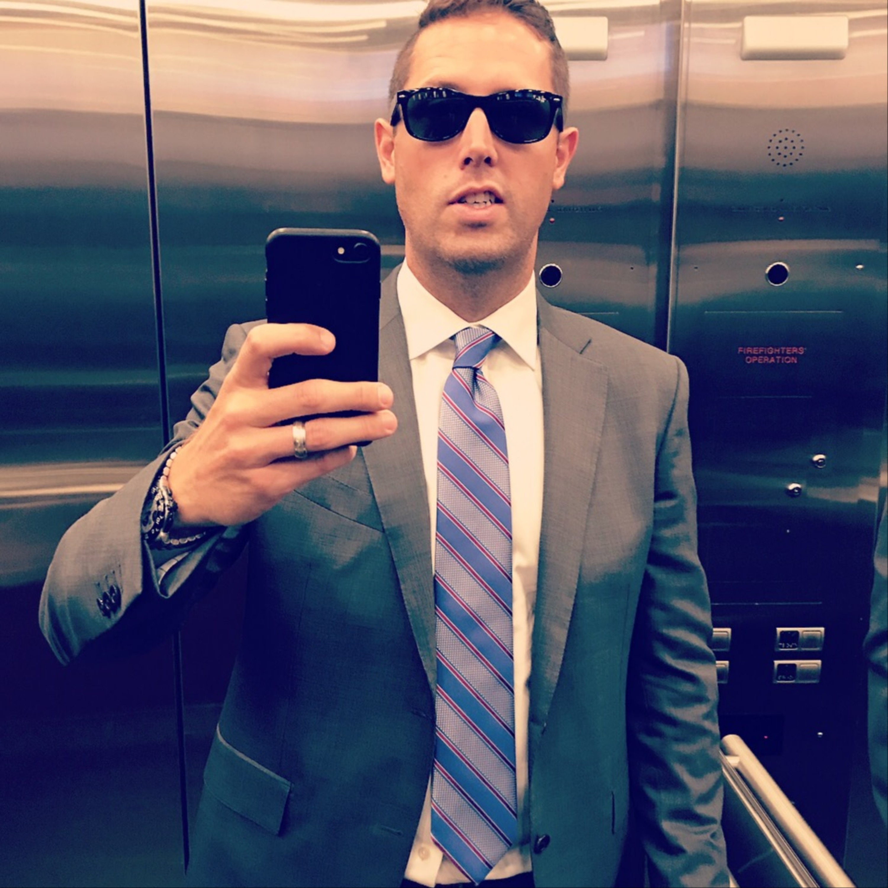 Biggest Win Sales Podcast#20:  Video Branding on LinkedIn for Canadian Sales