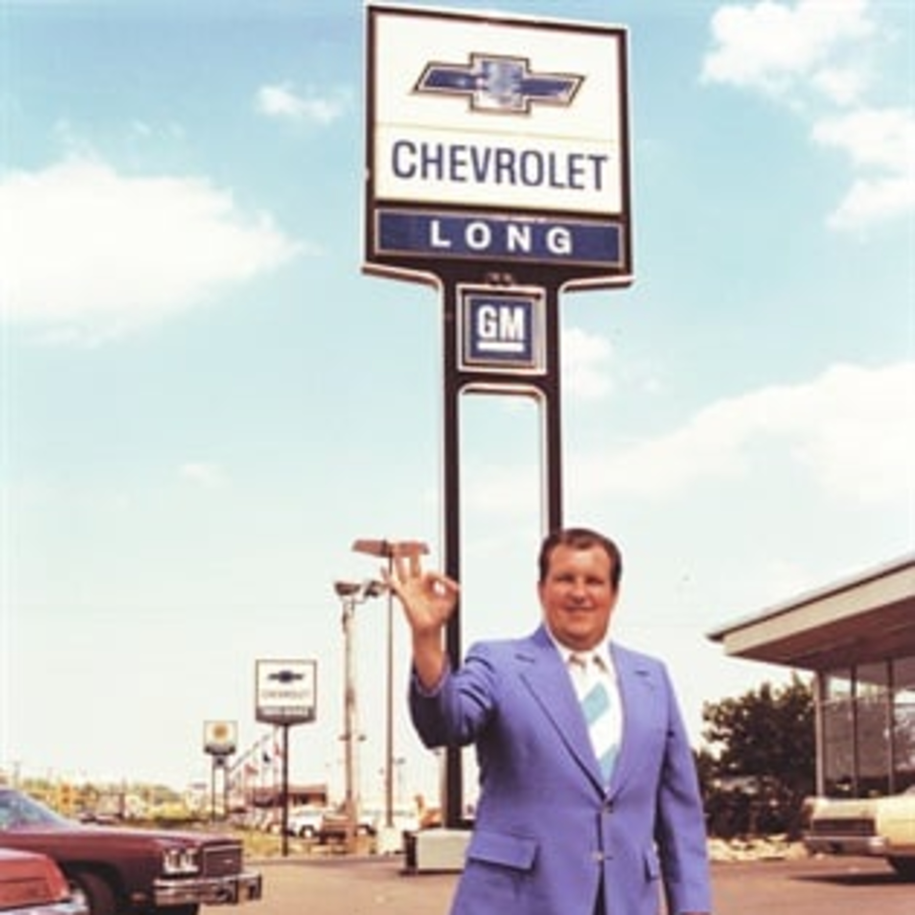 Episode 259: Long Chevrolet In Elmhurst, IL, A Tribute To Actor David McCallum, And Wrap Up Past Posts On My Vanished Chicagoland Facebook Page.
