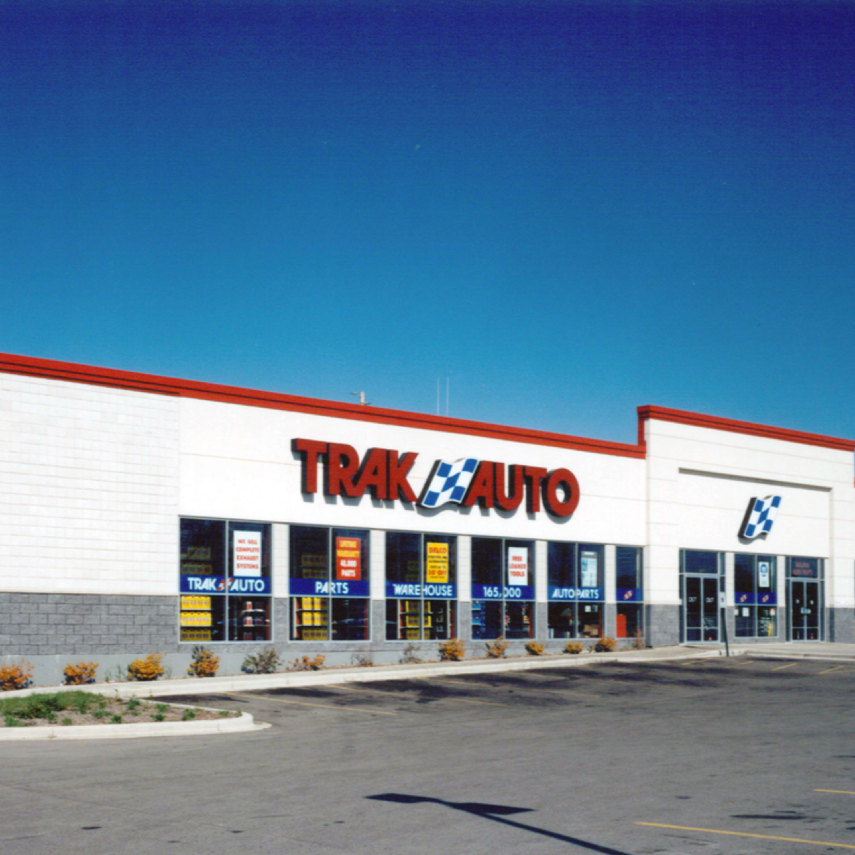 Episode 376: A New Season! The Magic Pan Restaurants And The Trak Auto Store In Chicago.
