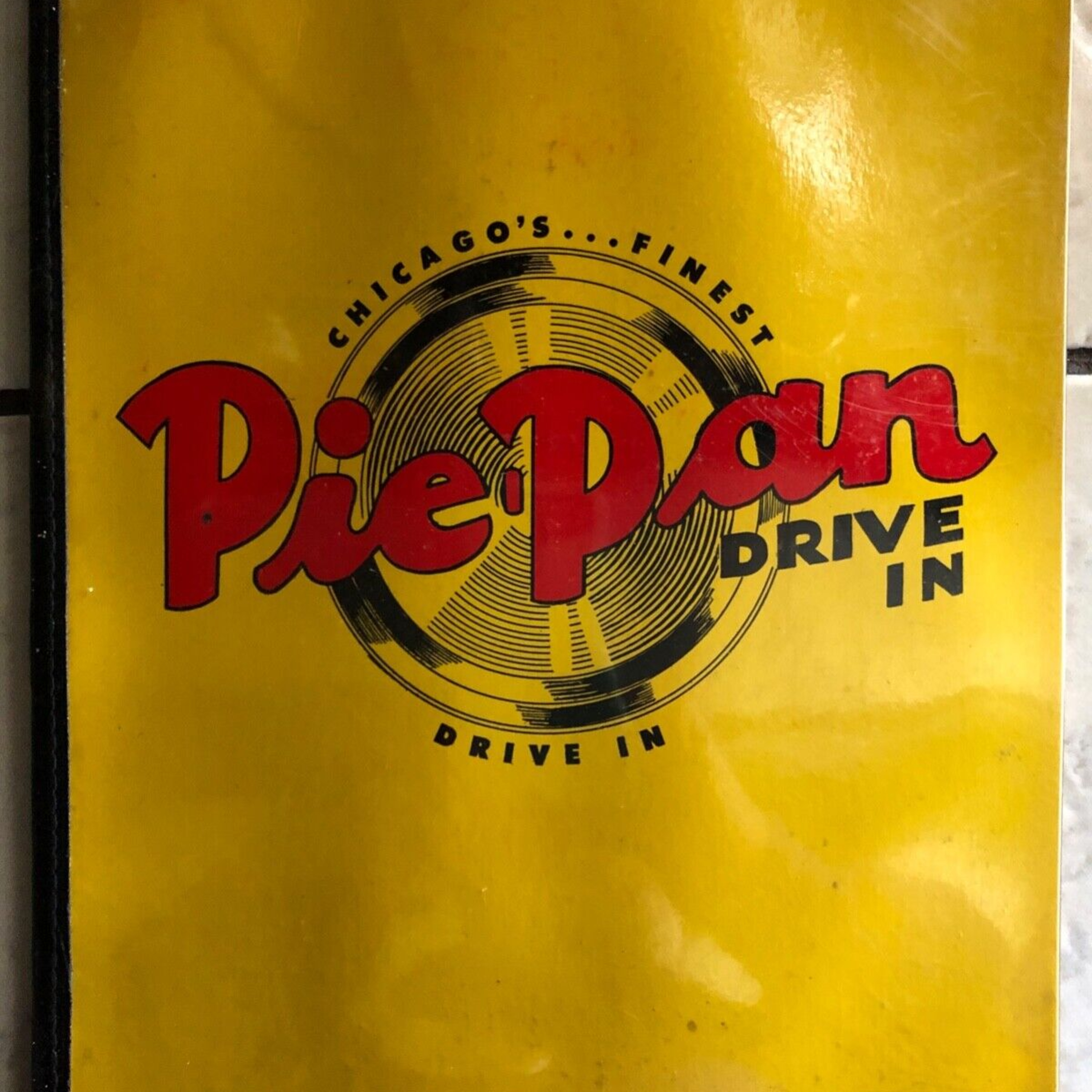 Episode 398: Dynmanints Candies From Dentyne And Read A Menu From The Pie Pan Drive-In Restaurant In Chicago