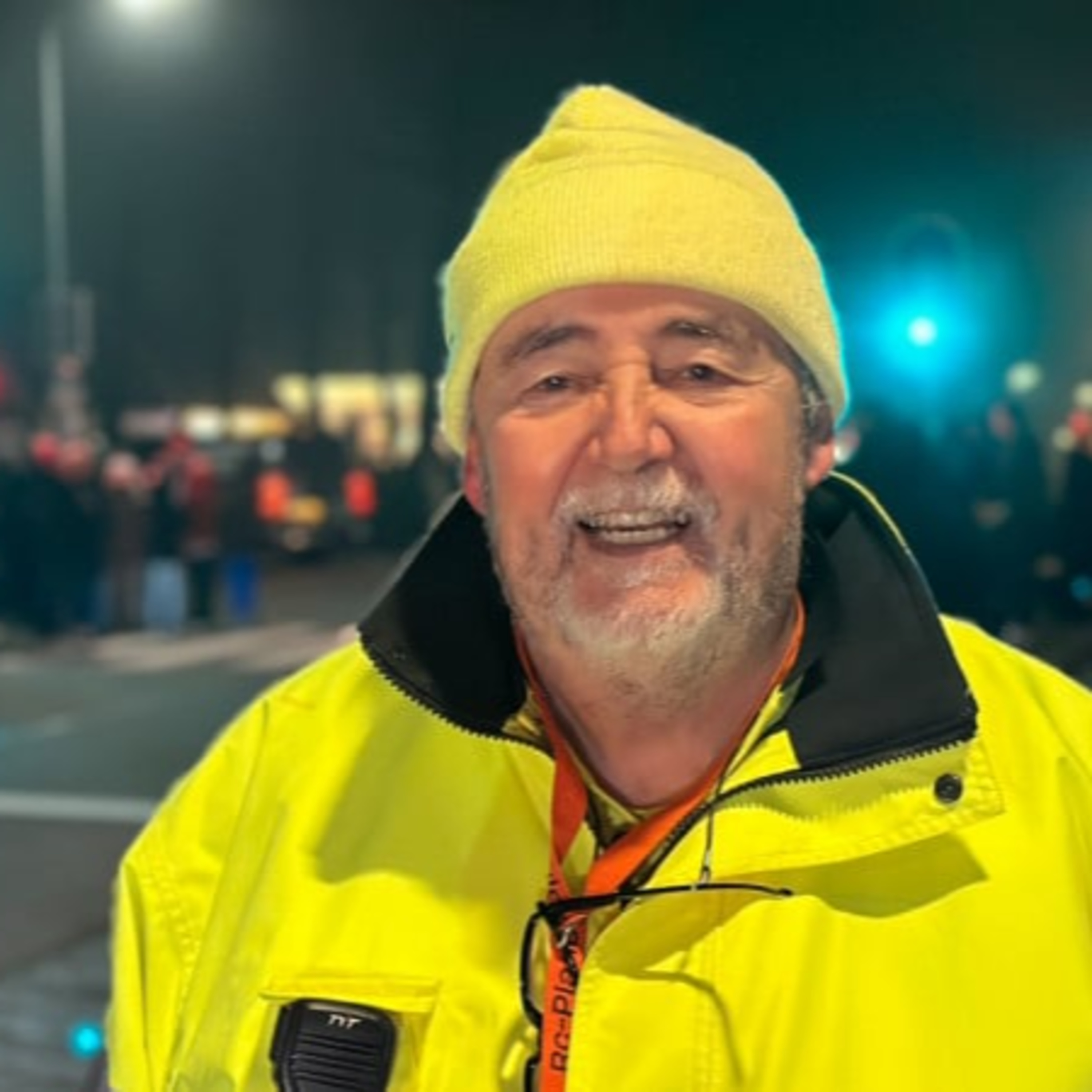 #124 Verkeersregelaar Willem Netel is bij elk feestje present
