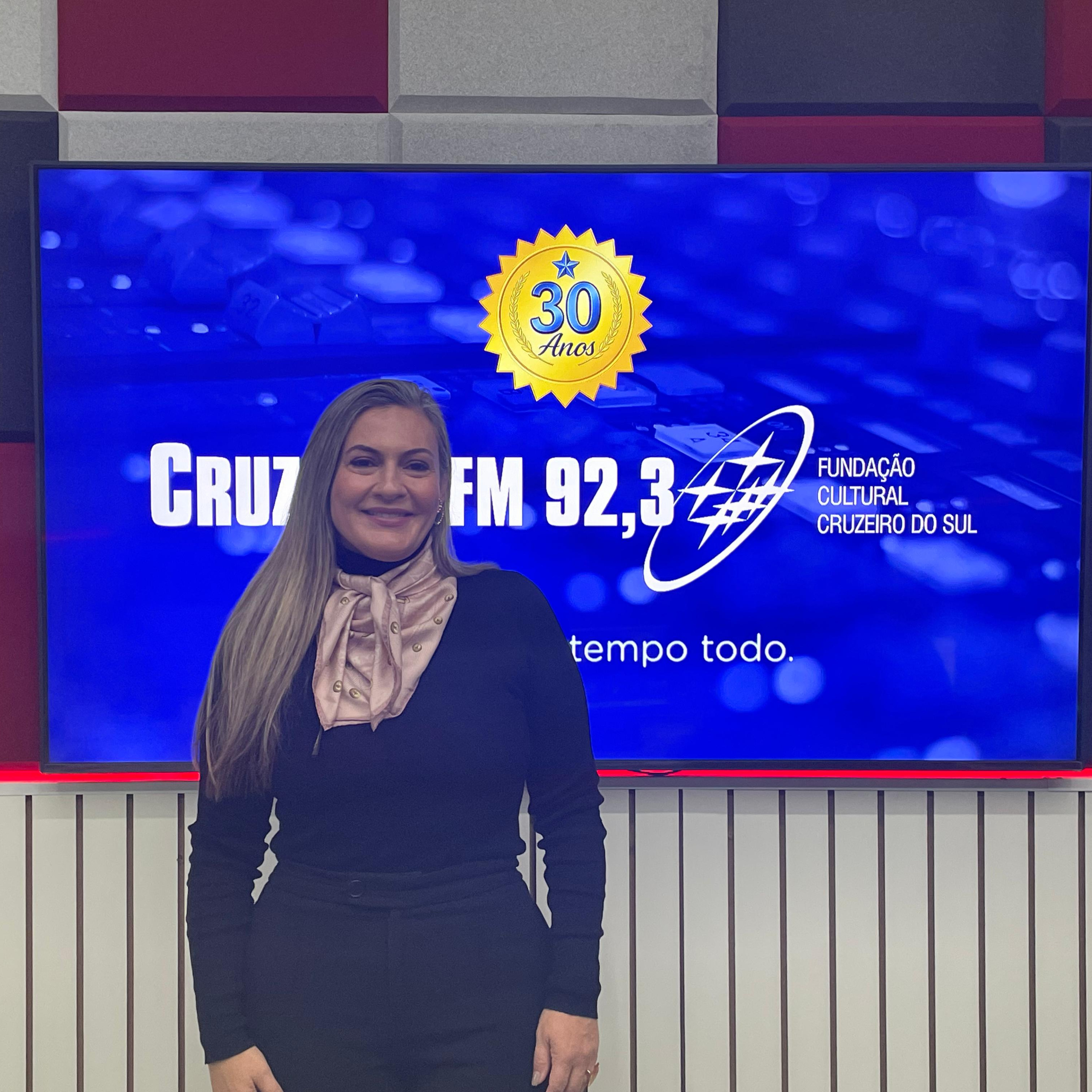 Adultização: pais devem monitorar rotina dos filhos nas redes sociais, aconselha especialista episode artwork