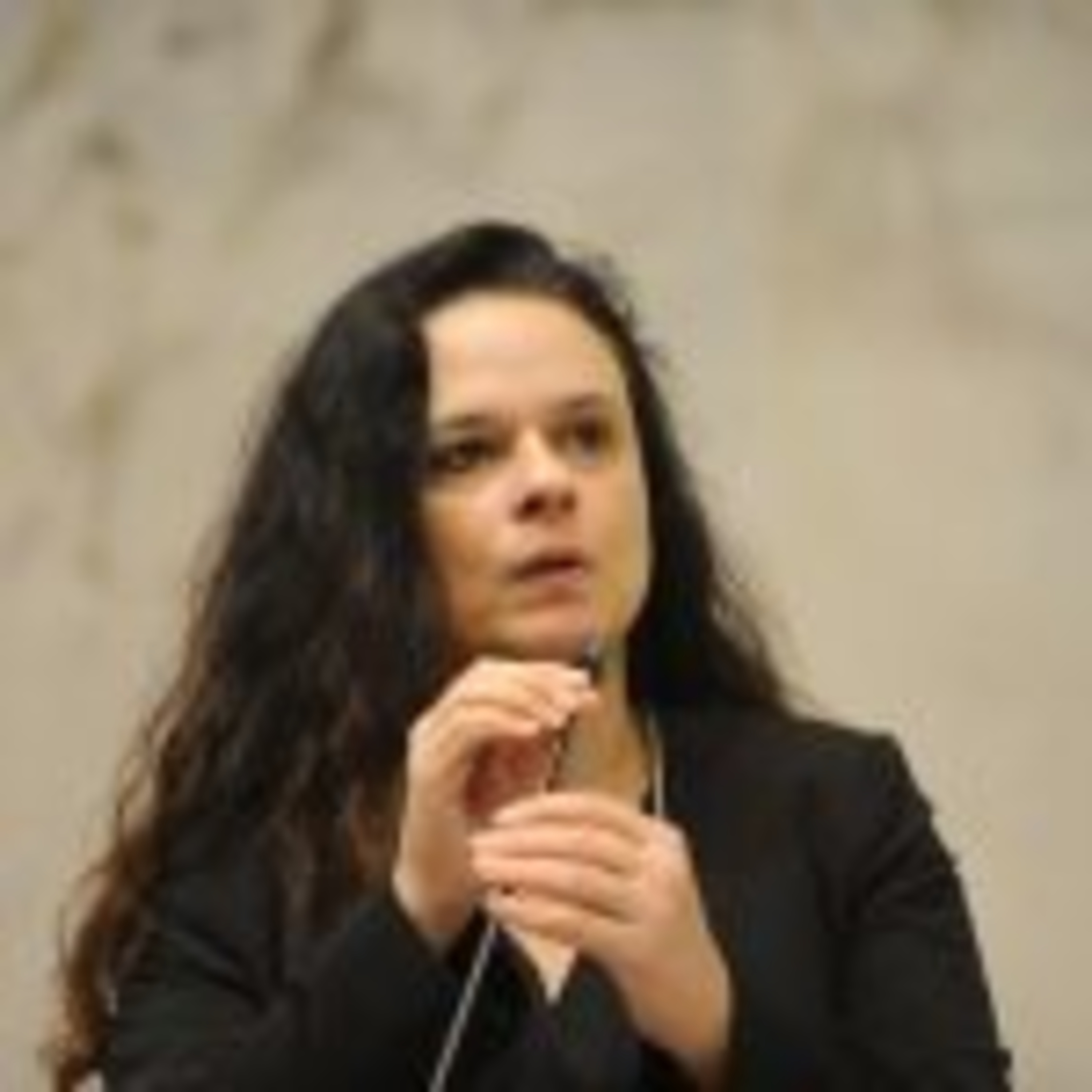 Janaina Paschoal questiona legalidade de julgamento de Bolsonaro episode artwork