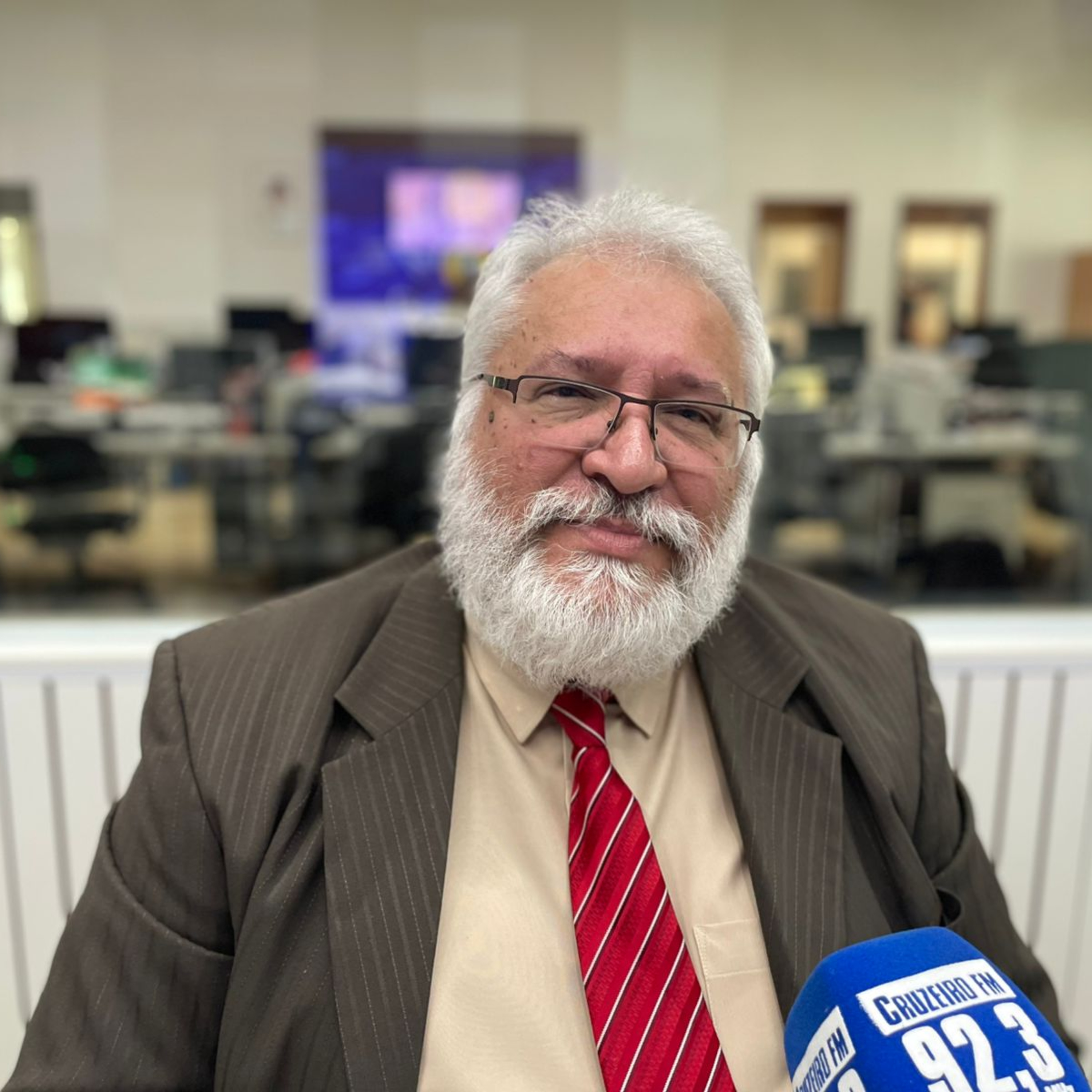 Administradores municipais sofrem com a falta de dinheiro e incapacidade de gestão episode artwork