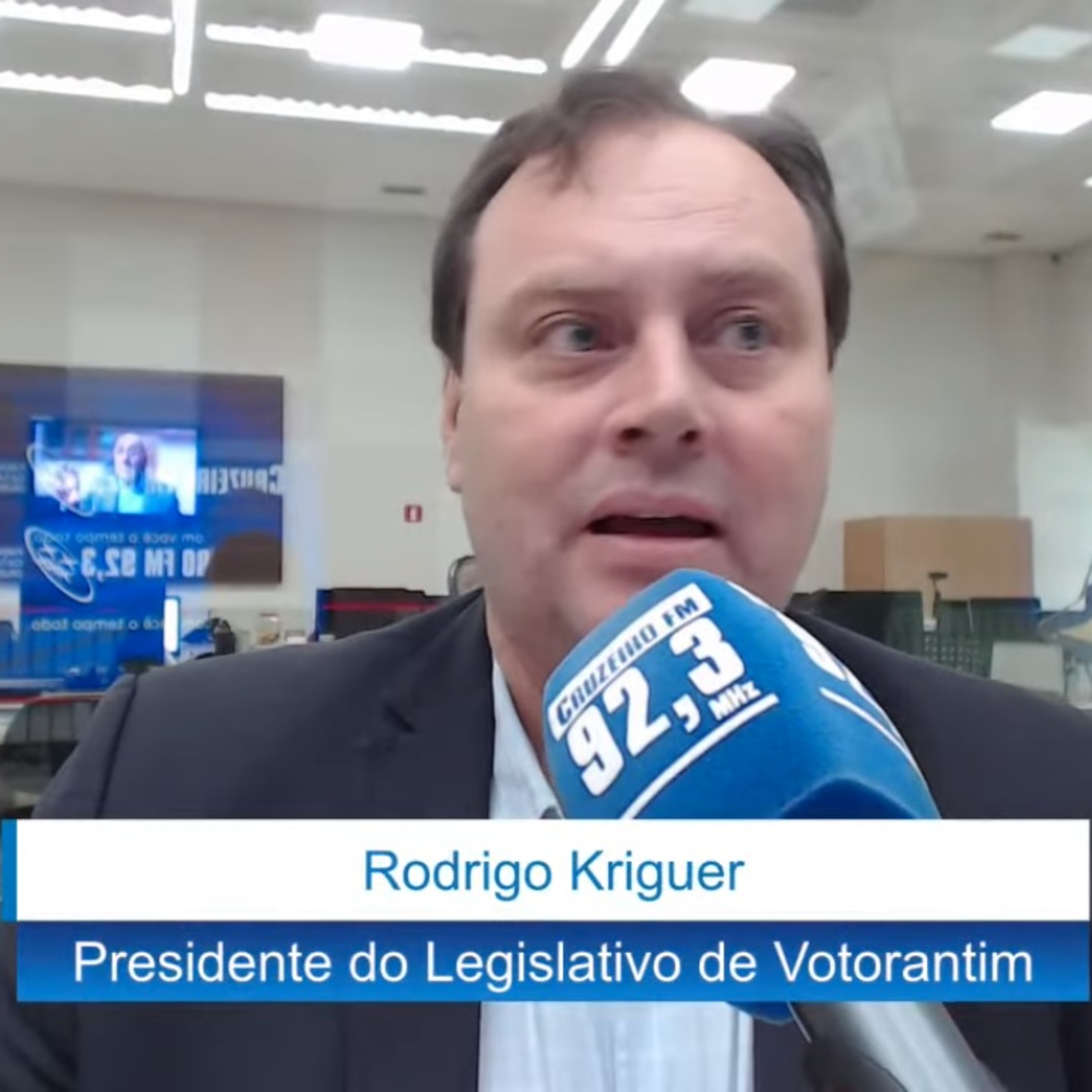 Câmara de Votorantim sugeriu a opção de cartão para compra de uniforme e material escolar episode artwork
