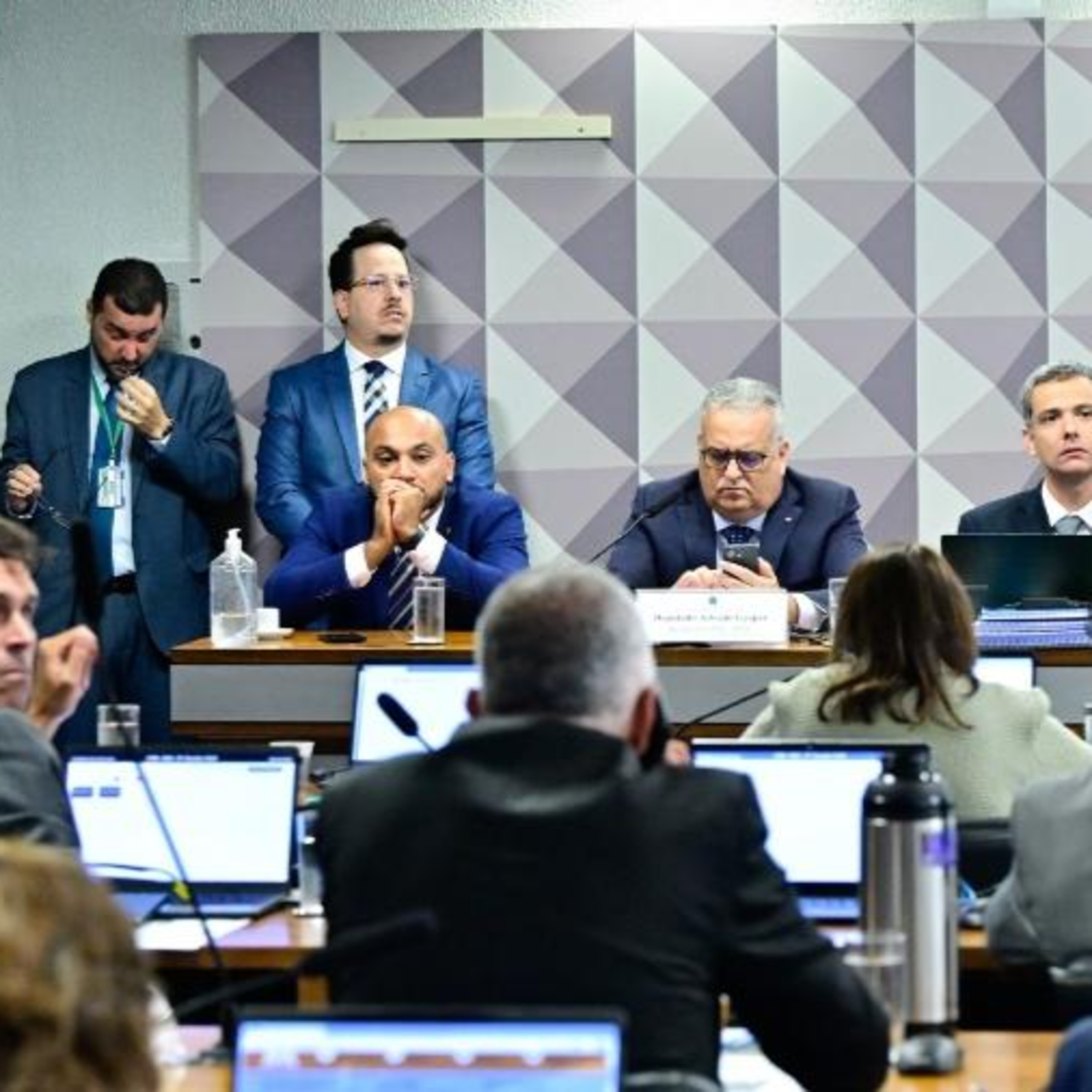 Poder e Política: Garcia comenta sobre a CPMI do INSS e as discussões em torno da prorrogação episode artwork