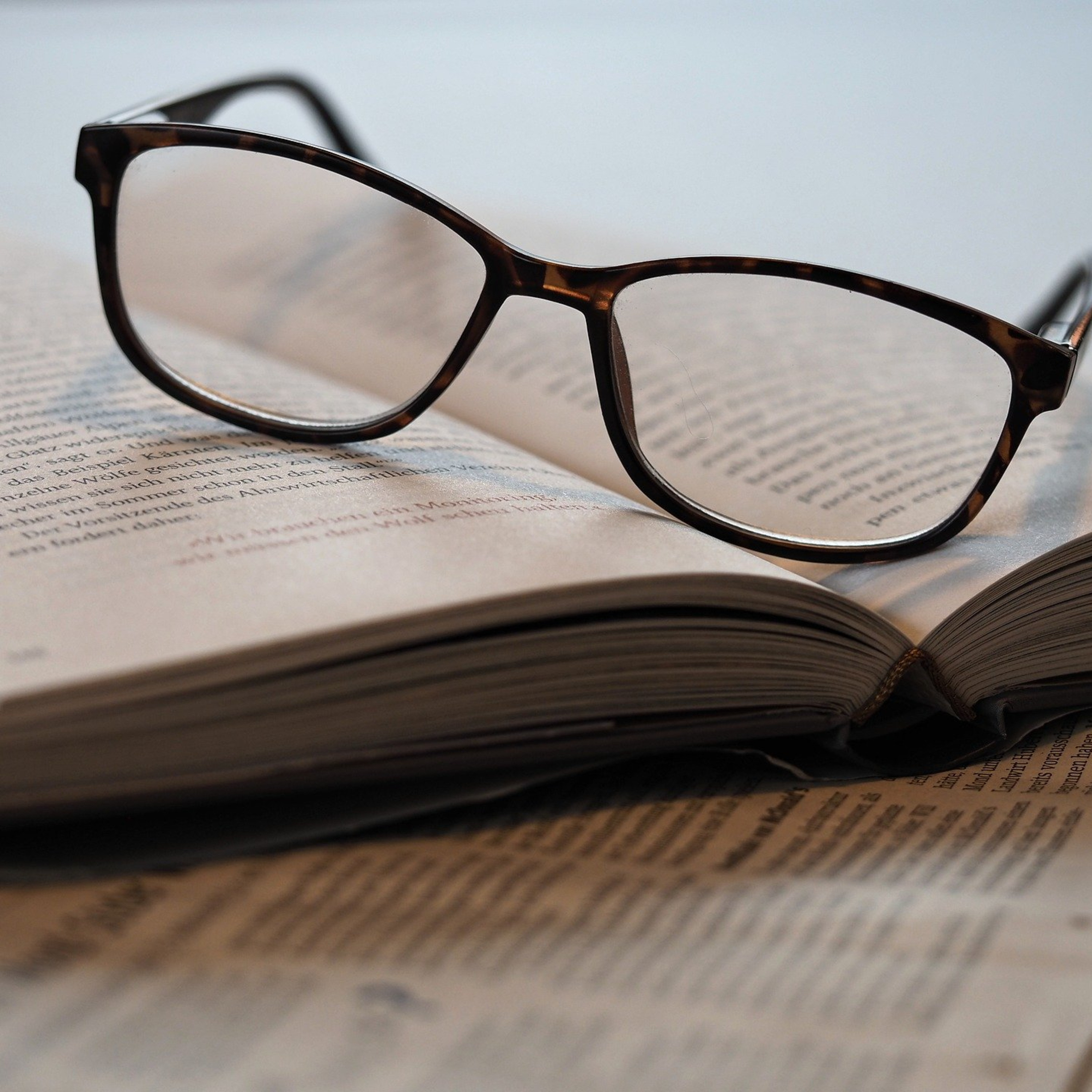 Economia e Negócios: Setor editorial e livreiro no Brasil cresce e gera 70 mil empregos episode artwork