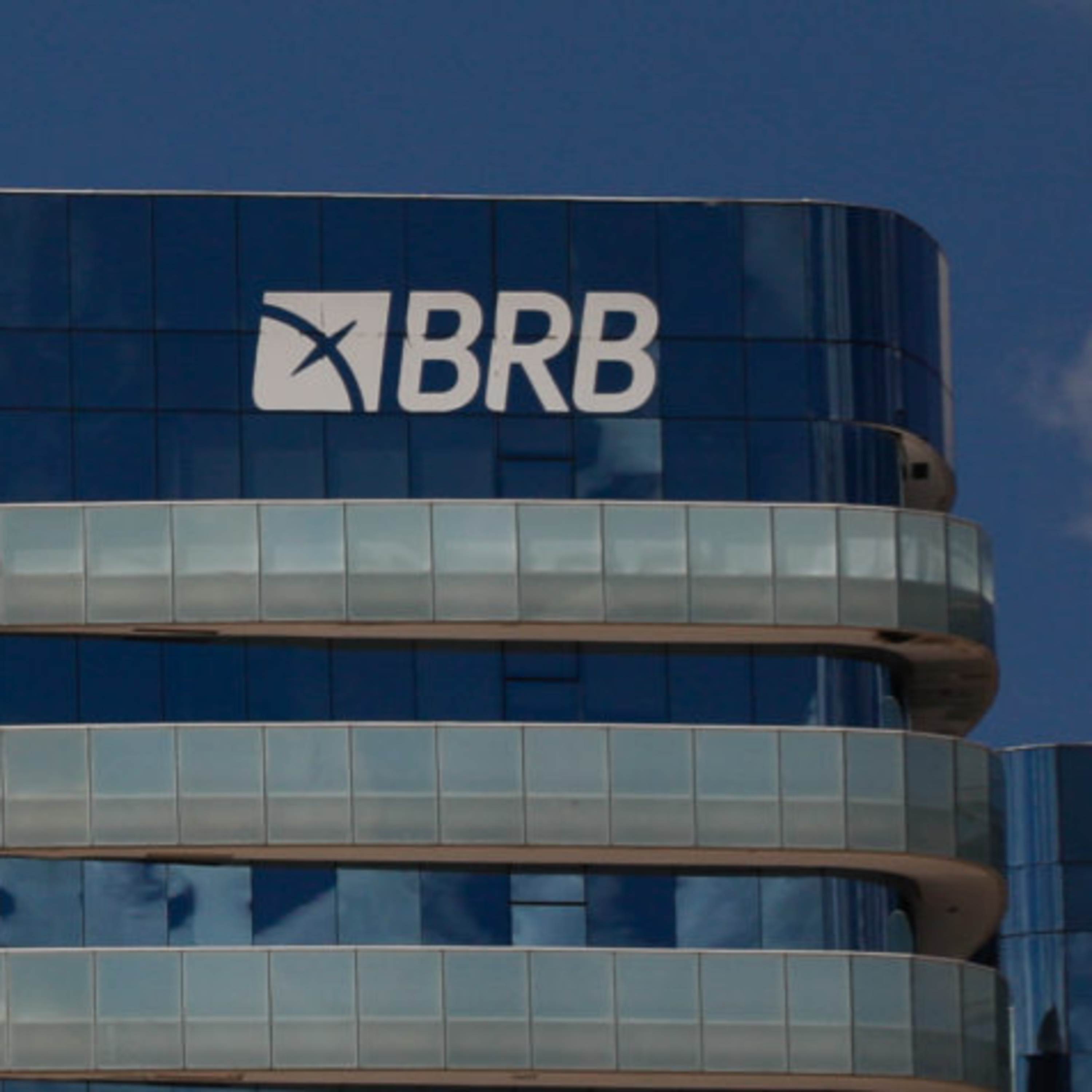 Poder e Política: Garcia analisa ágio bilionário do BRB e tensões institucionais envolvendo o STF episode artwork