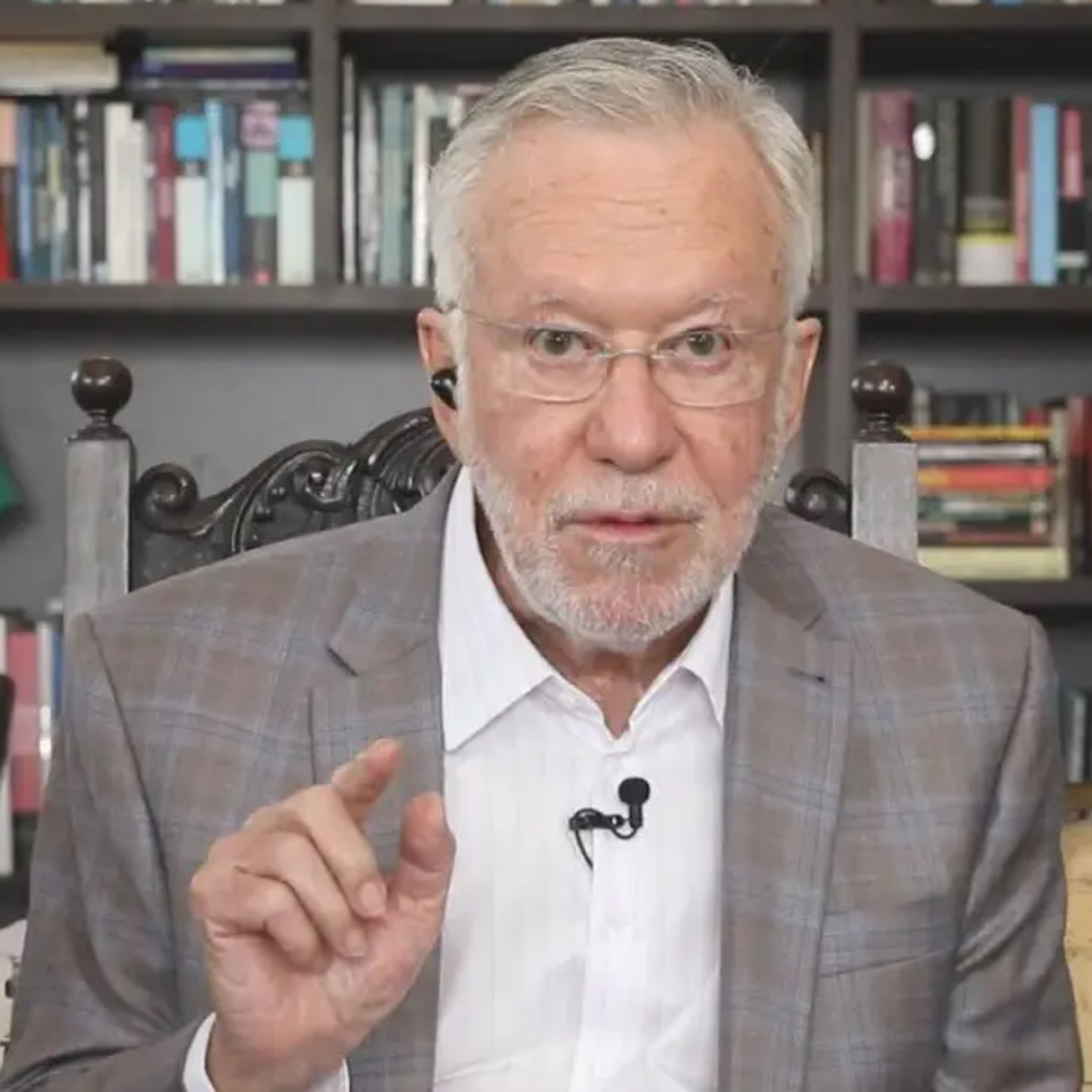 Poder e Política: Garcia comenta sobre a remuneração de servidores públicos paga pelo povo episode artwork