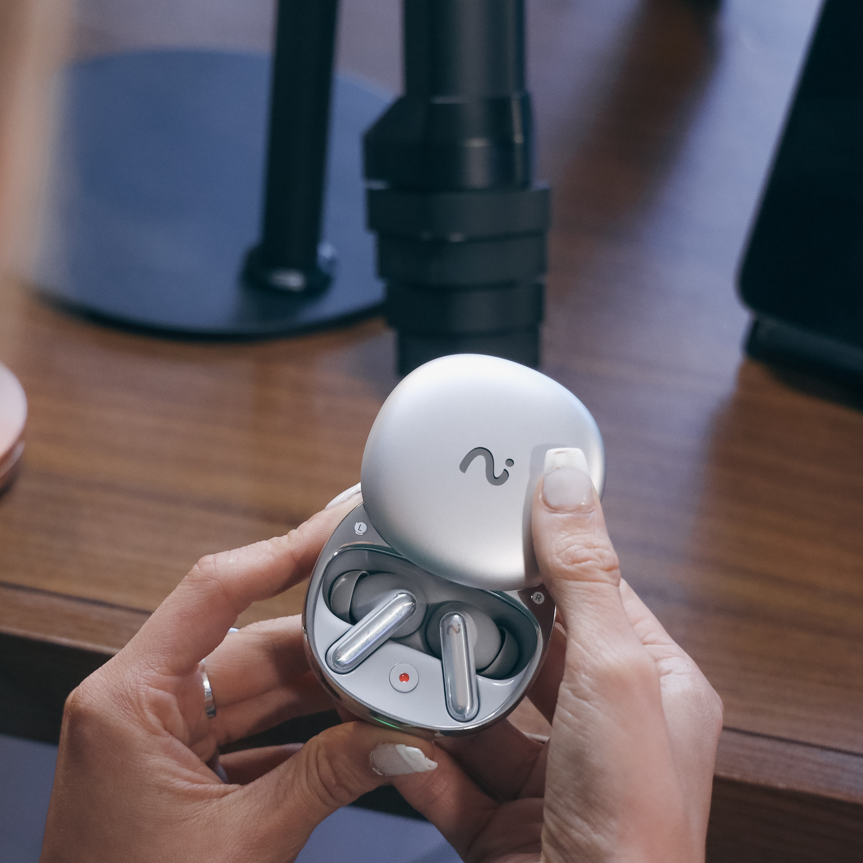 Techstination interview:Viaim RecDot earbuds record, transcribe, translate and play music  episode artwork