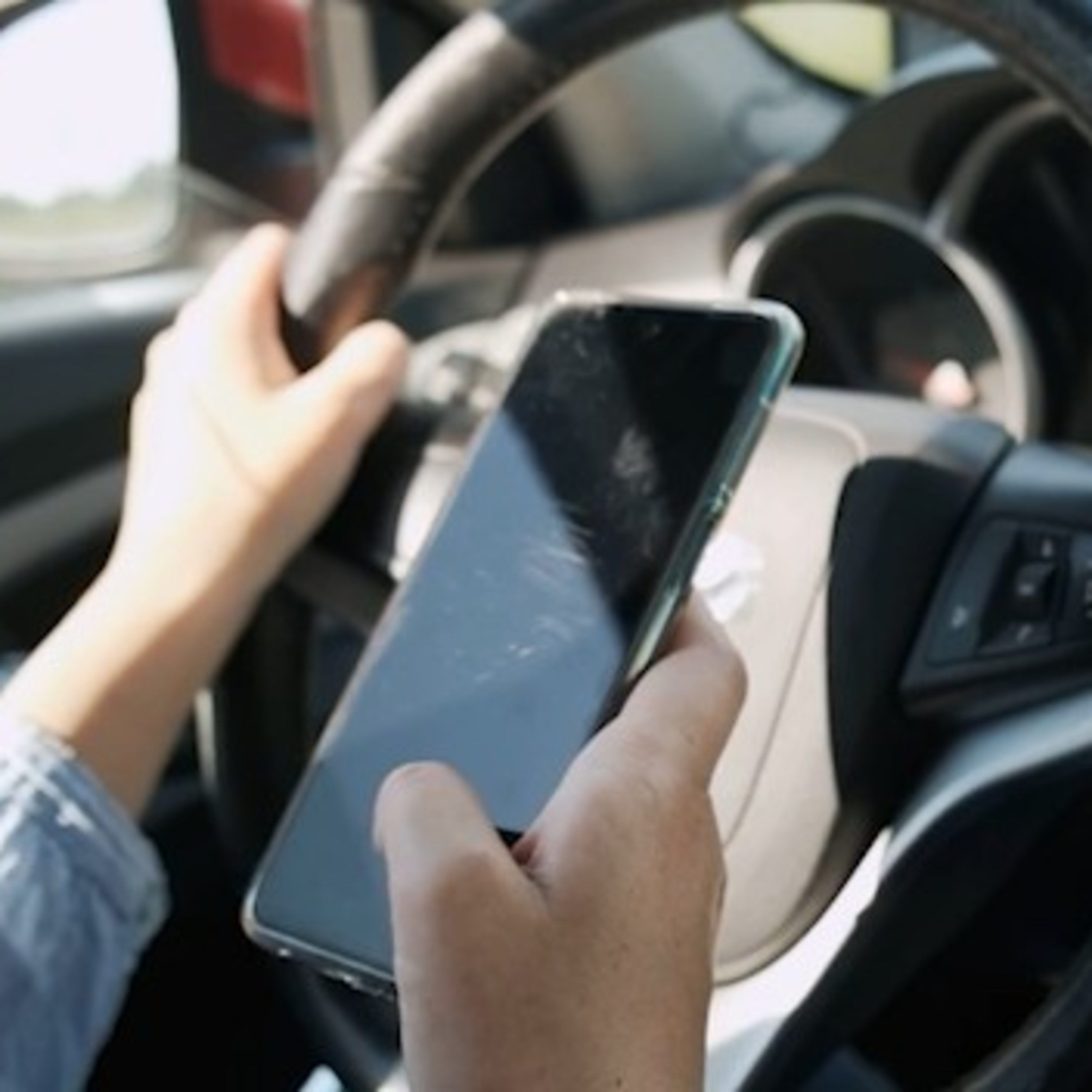 Techstination interview: How to win the battle against distracted driving episode artwork