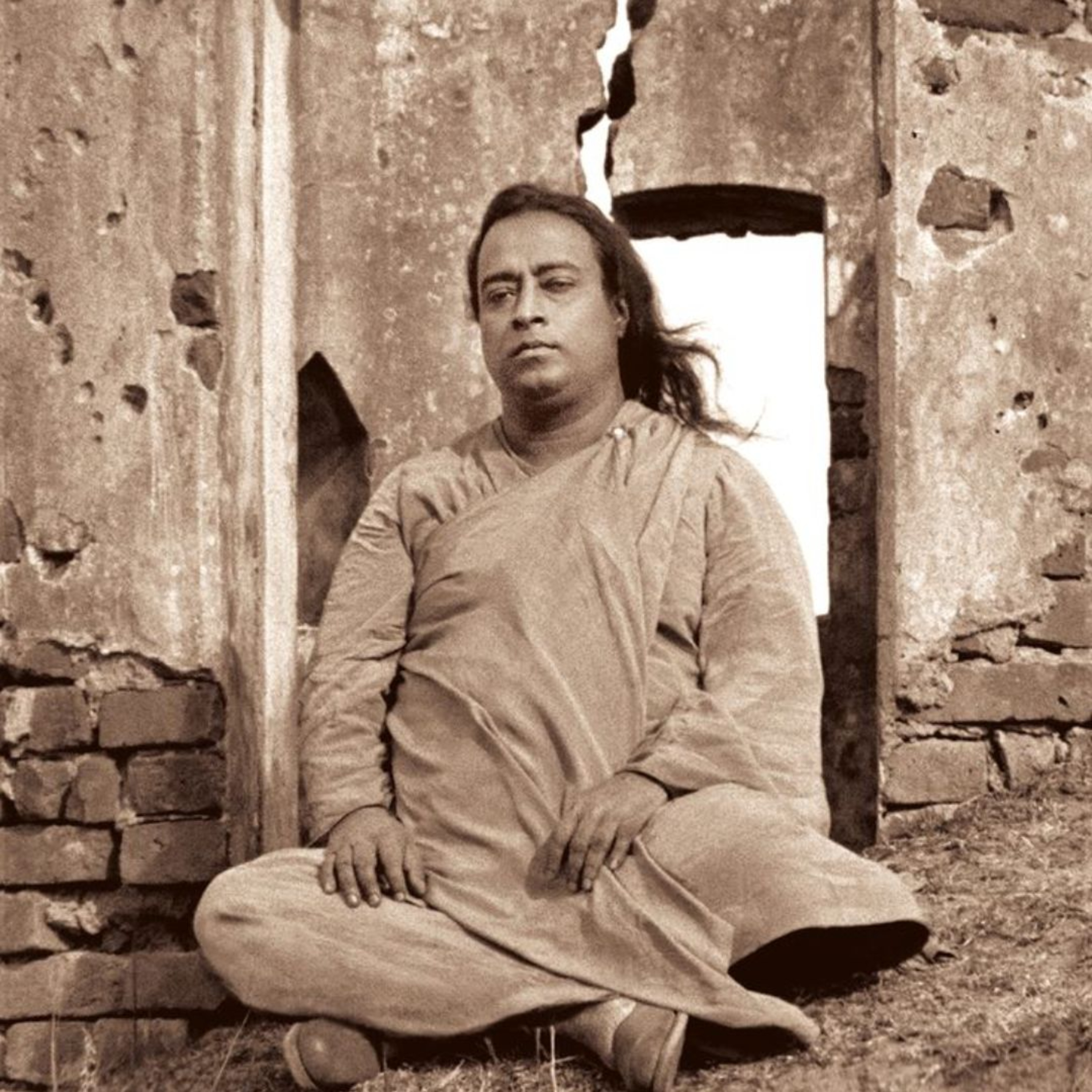 Autobiography Chapter 14, Part 3: Yogananda sweeps the balcony of his mind episode artwork