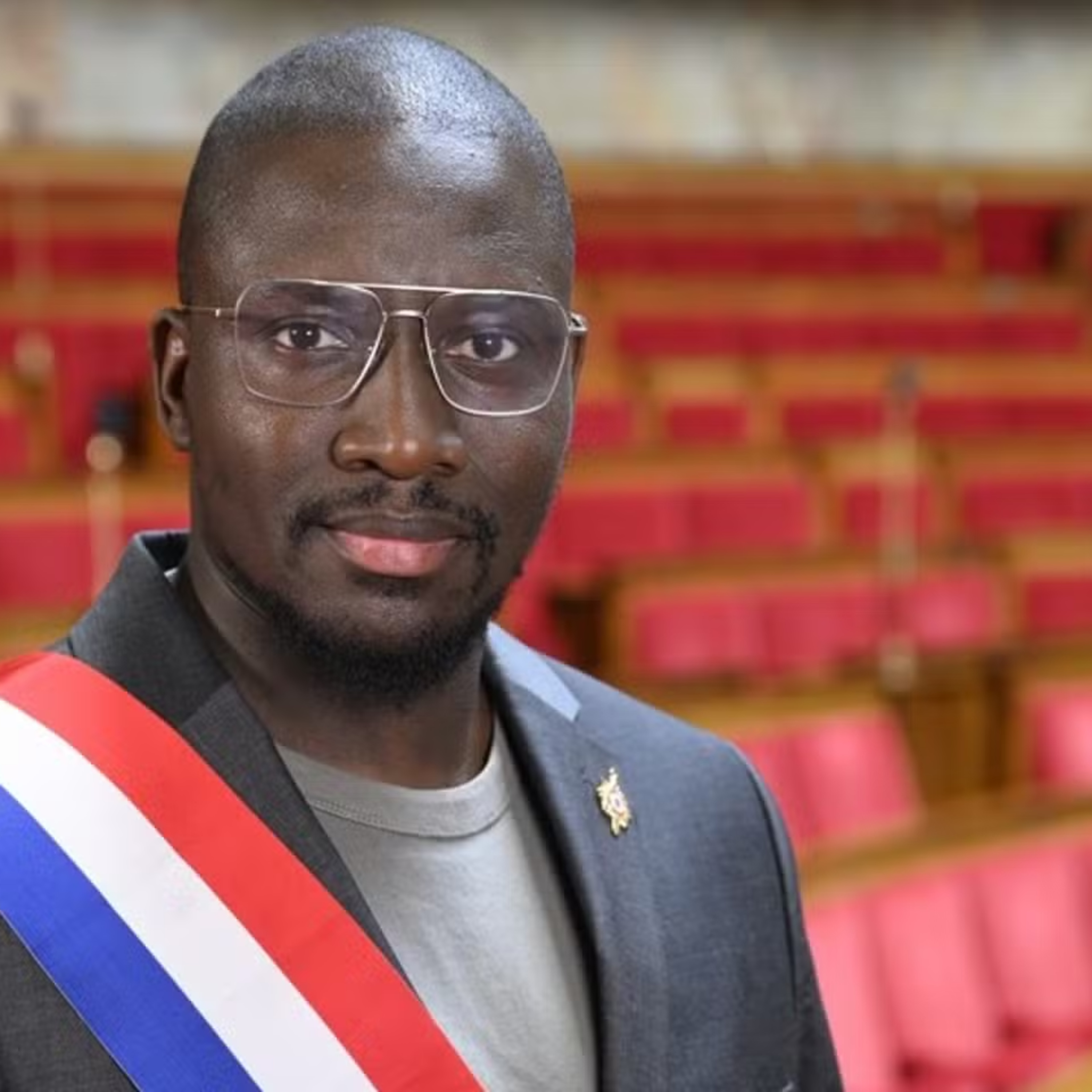 Entretien exclusif avec le député Aly Diouara sur la relation entre les jeunes et la politique episode artwork