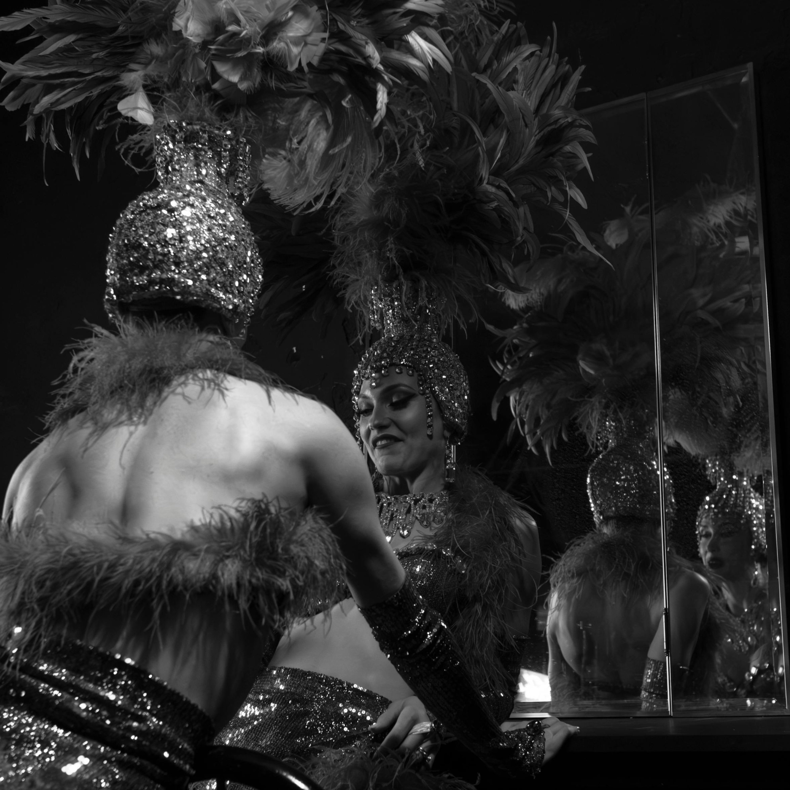Le Cabaret Burlesque : Photographier ce qui disparait avec Thais Ayrault  episode artwork