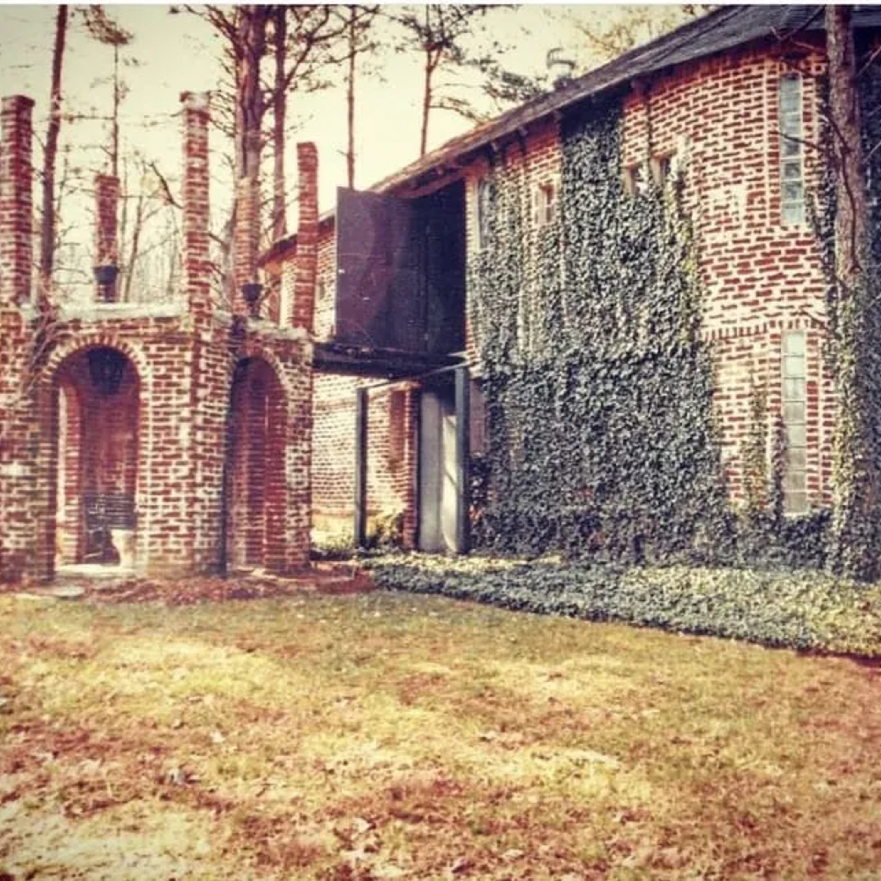 The True And Horrifying Story Of Corpsewood Manor - Georgia episode artwork