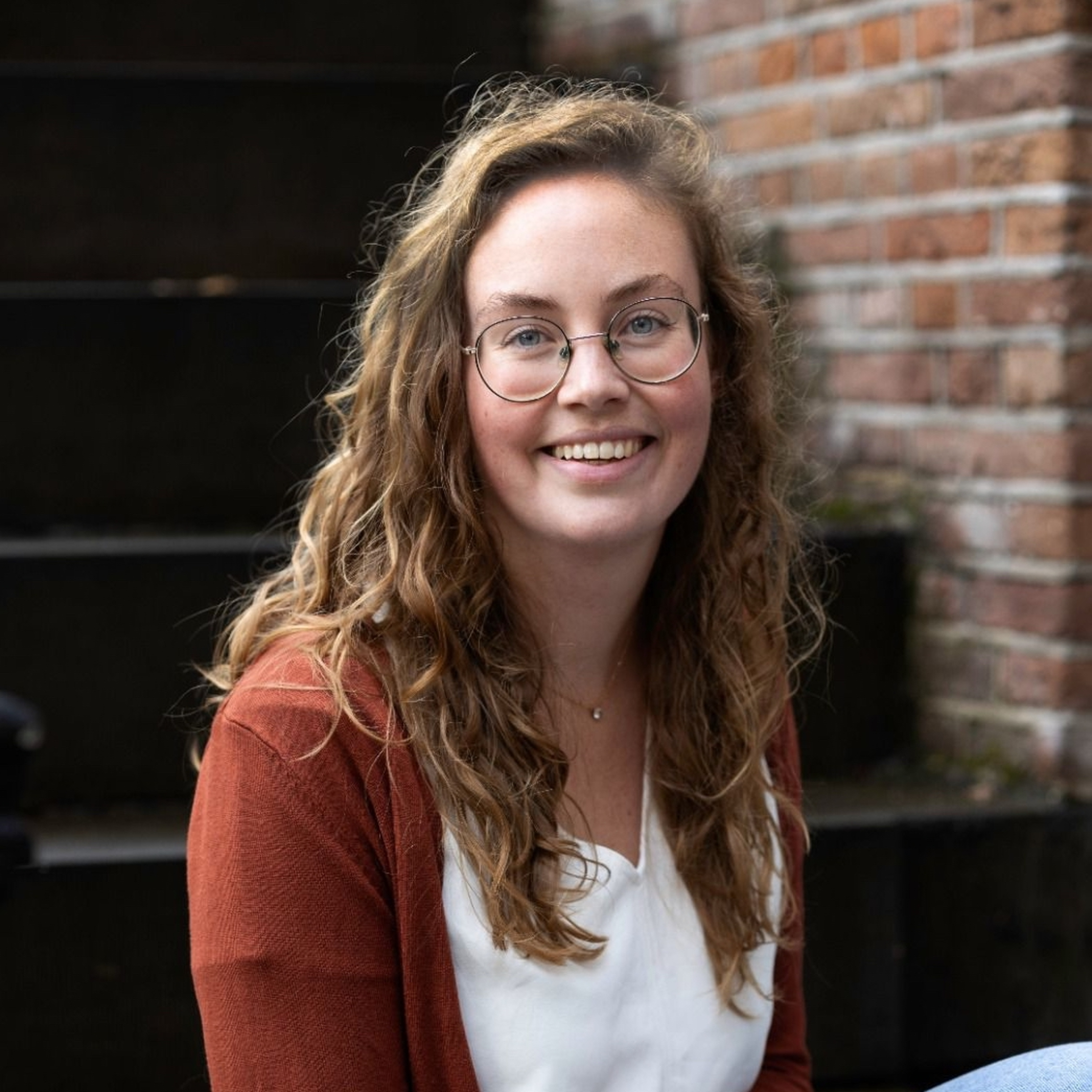 26/07: Waar vind je God buiten de kerk? | Julia IJmker episode artwork