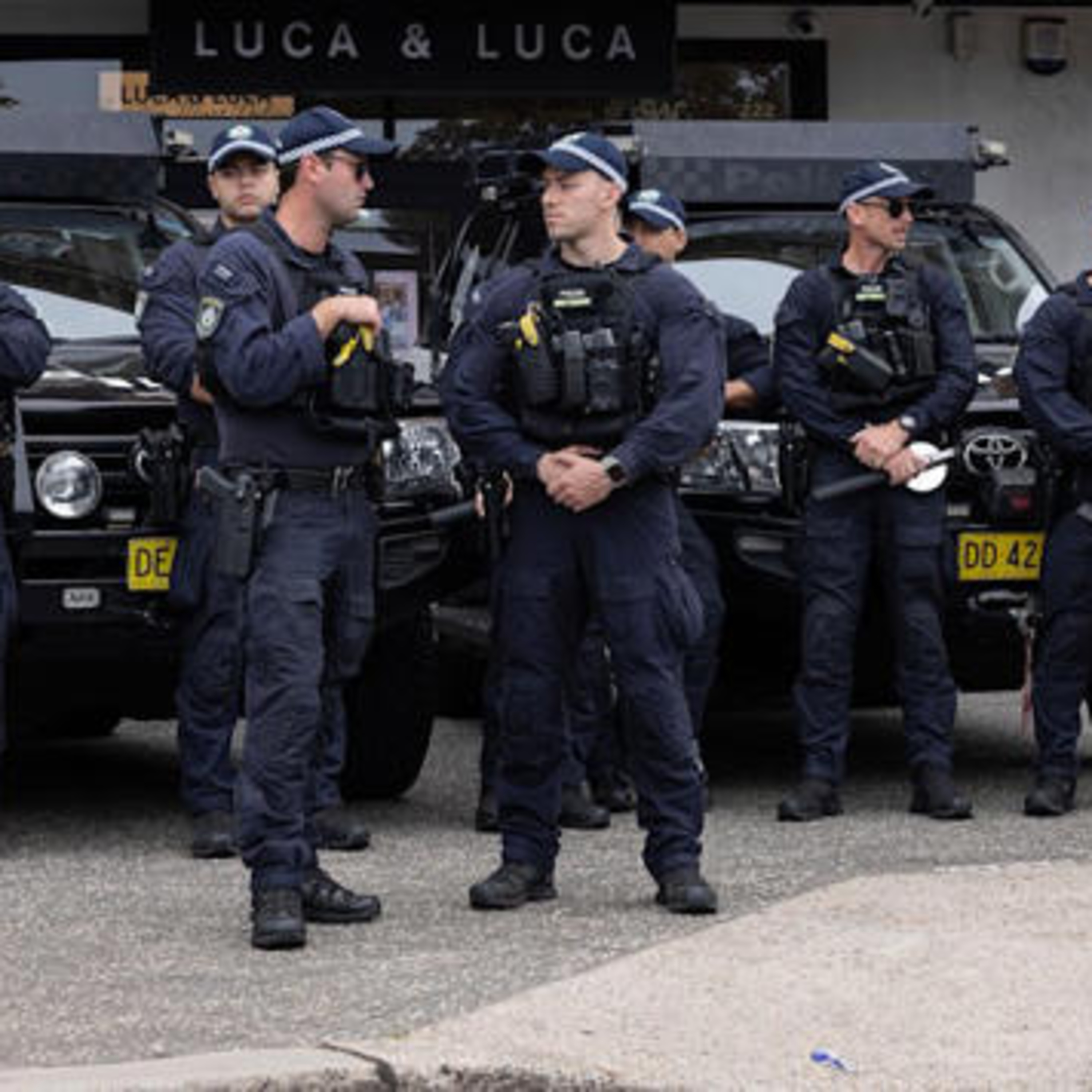 Police were young and outgunned Where was the back-up at Bondi