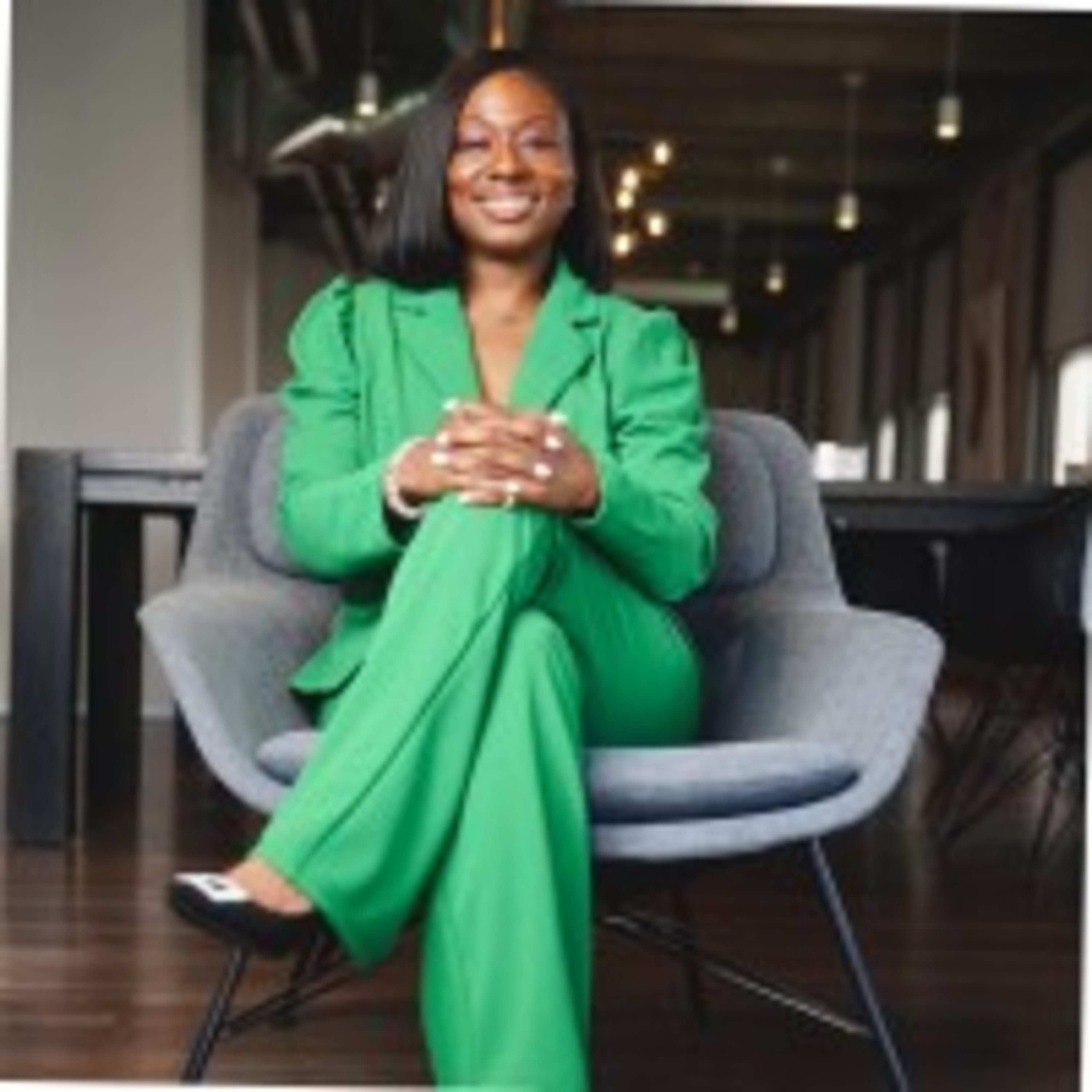 What Role Does Emotional Intelligence Play in AI Conversations with @TechQueenV? episode artwork