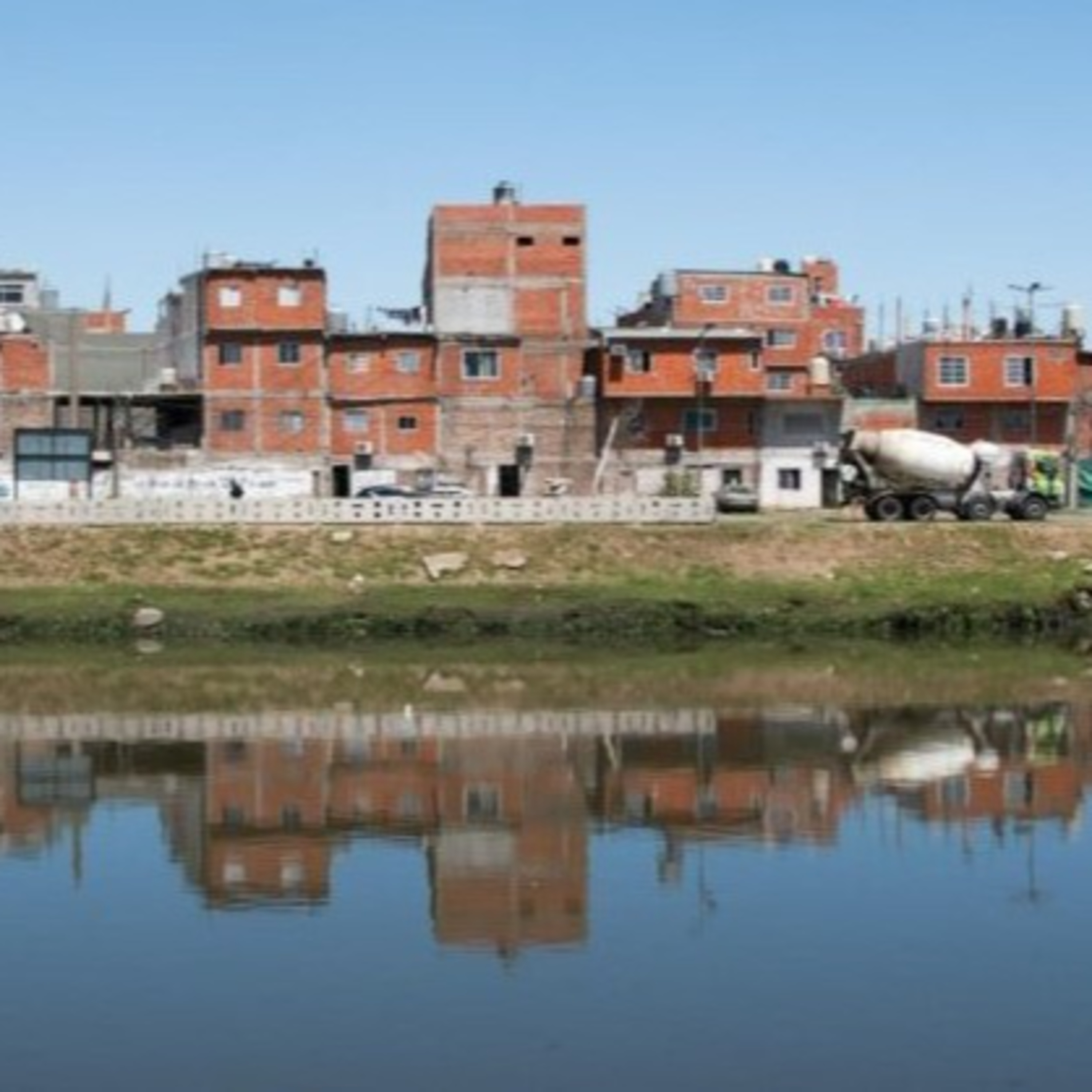 Ordenan reactivar las obras en barrios populares | Leonel Bazán (CELS) episode artwork