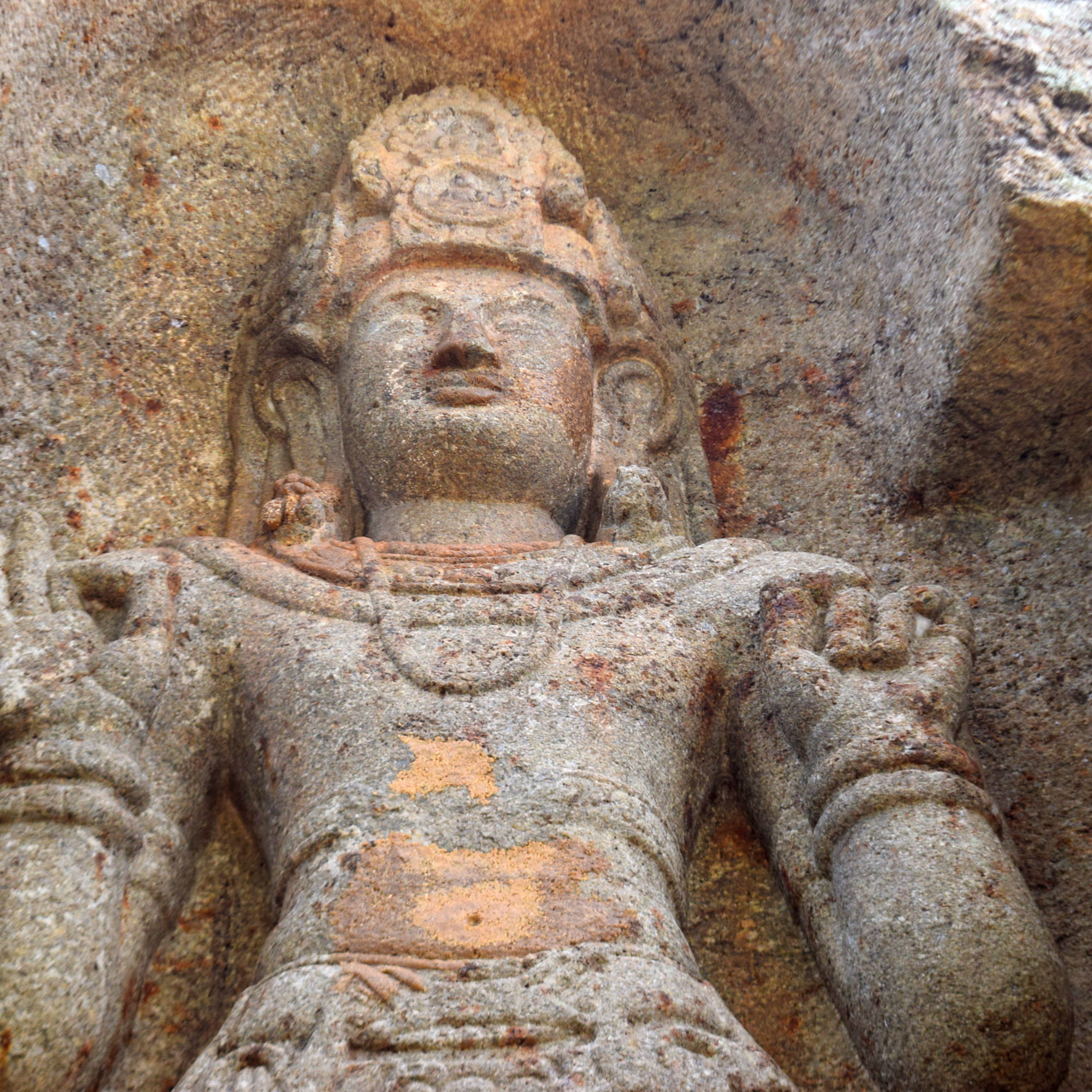 කුෂ්ඨරාජගල දේව ප්රතිමාව