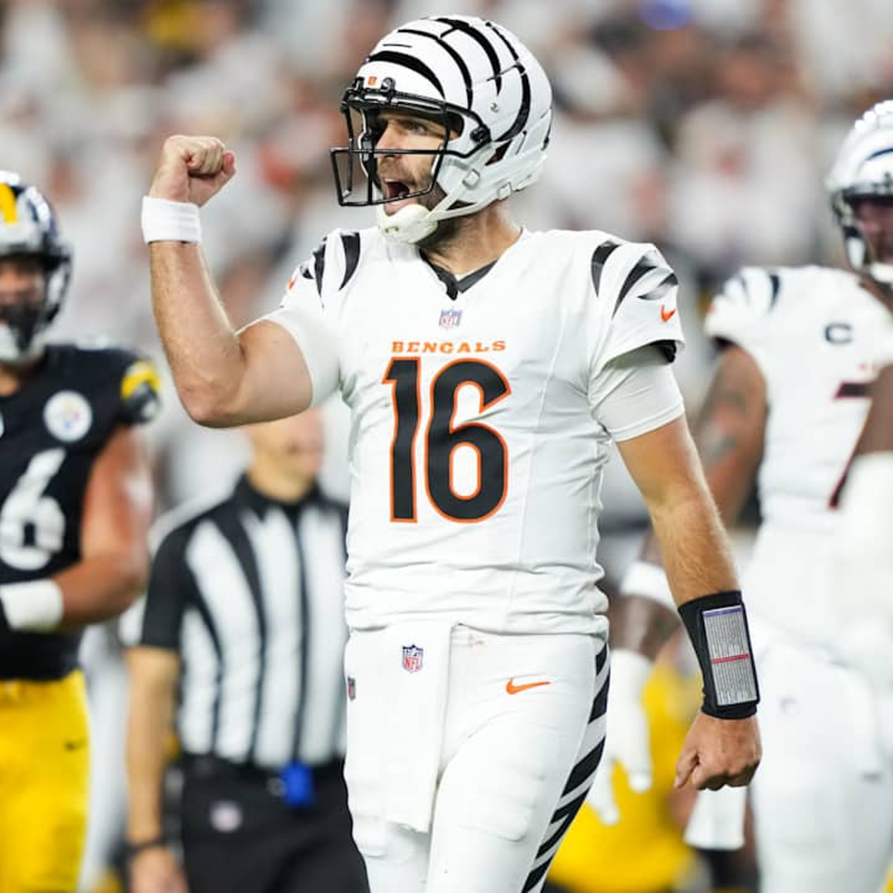 Joe Flacco Aún Da Batalla, Tennessee Titans Despiden a Brian Callahan y Spencer Rattler vs Caleb Williams episode artwork