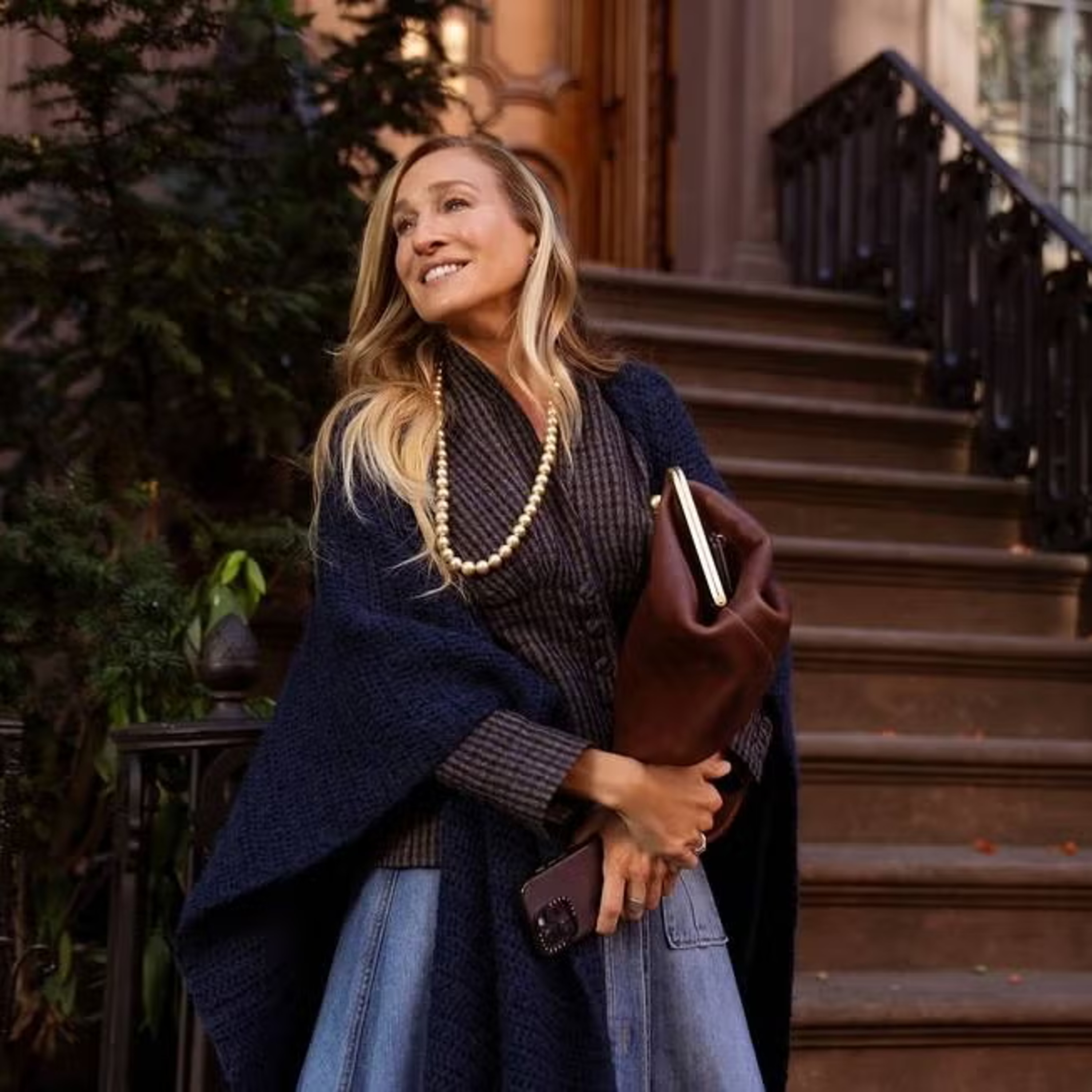 "Forget About the Boy" And Just Like That... (S3, E11) Carrie tries to go back home!