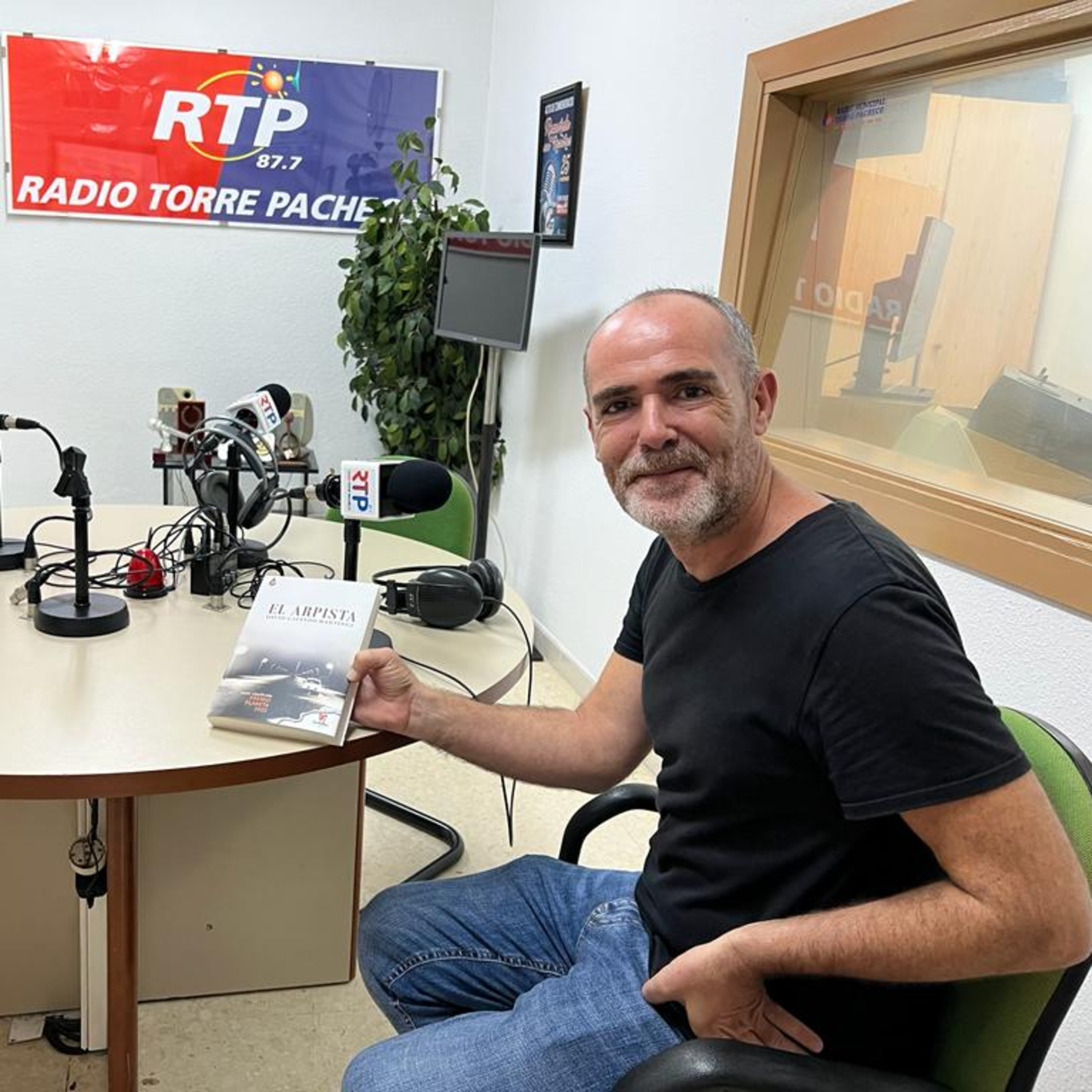 2023-09-22 Entrevista a David Galindo Martínez, que acaba de publicar su novela “El Arpista”. episode artwork