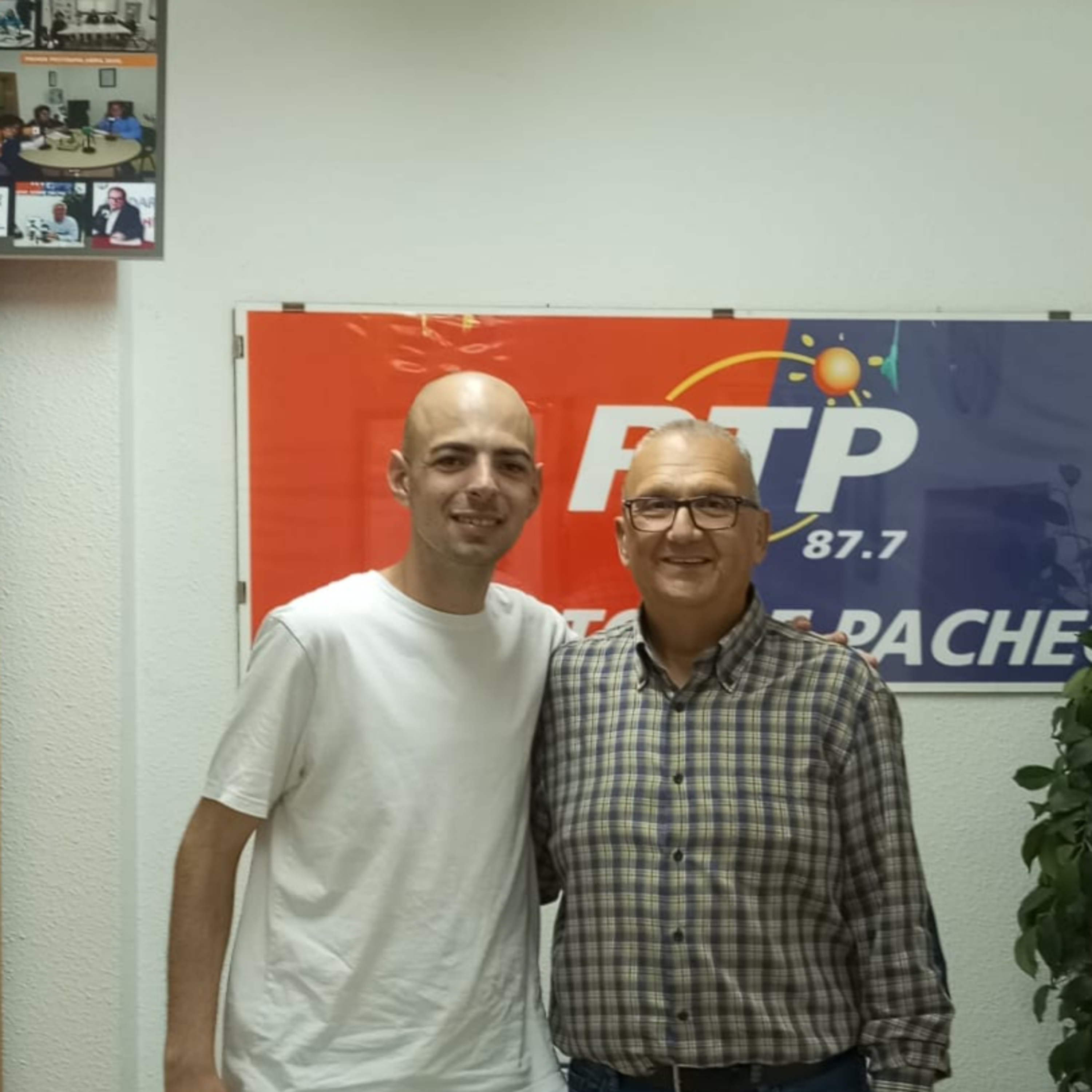 2025-05-09 ENTREVISTA A CARLOS BALLESTEROS, CINEASTA DE DOLORES DE PACHECO episode artwork