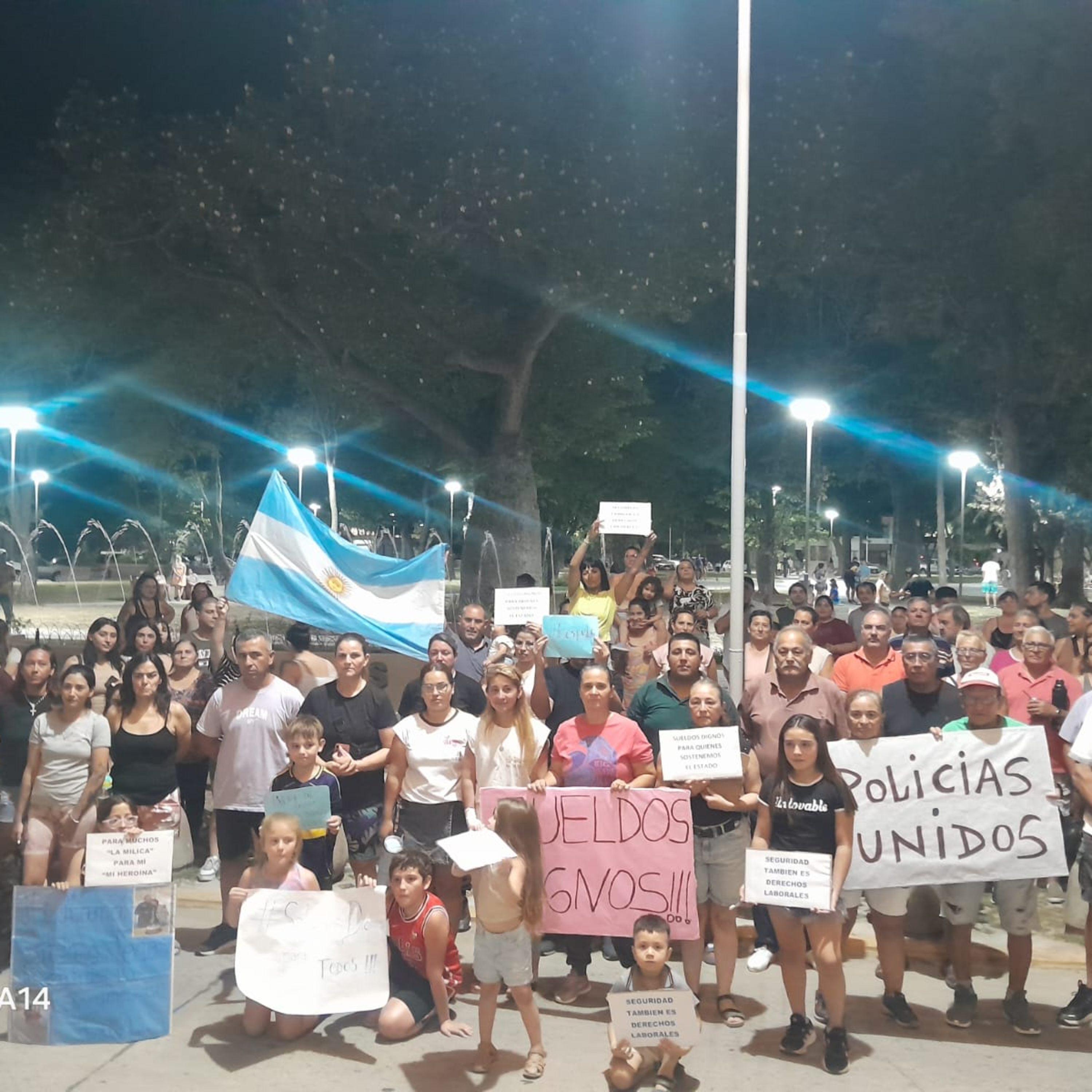 Ceres: familiares y policías retirados exigen salarios dignos y mejores condiciones laborales episode artwork