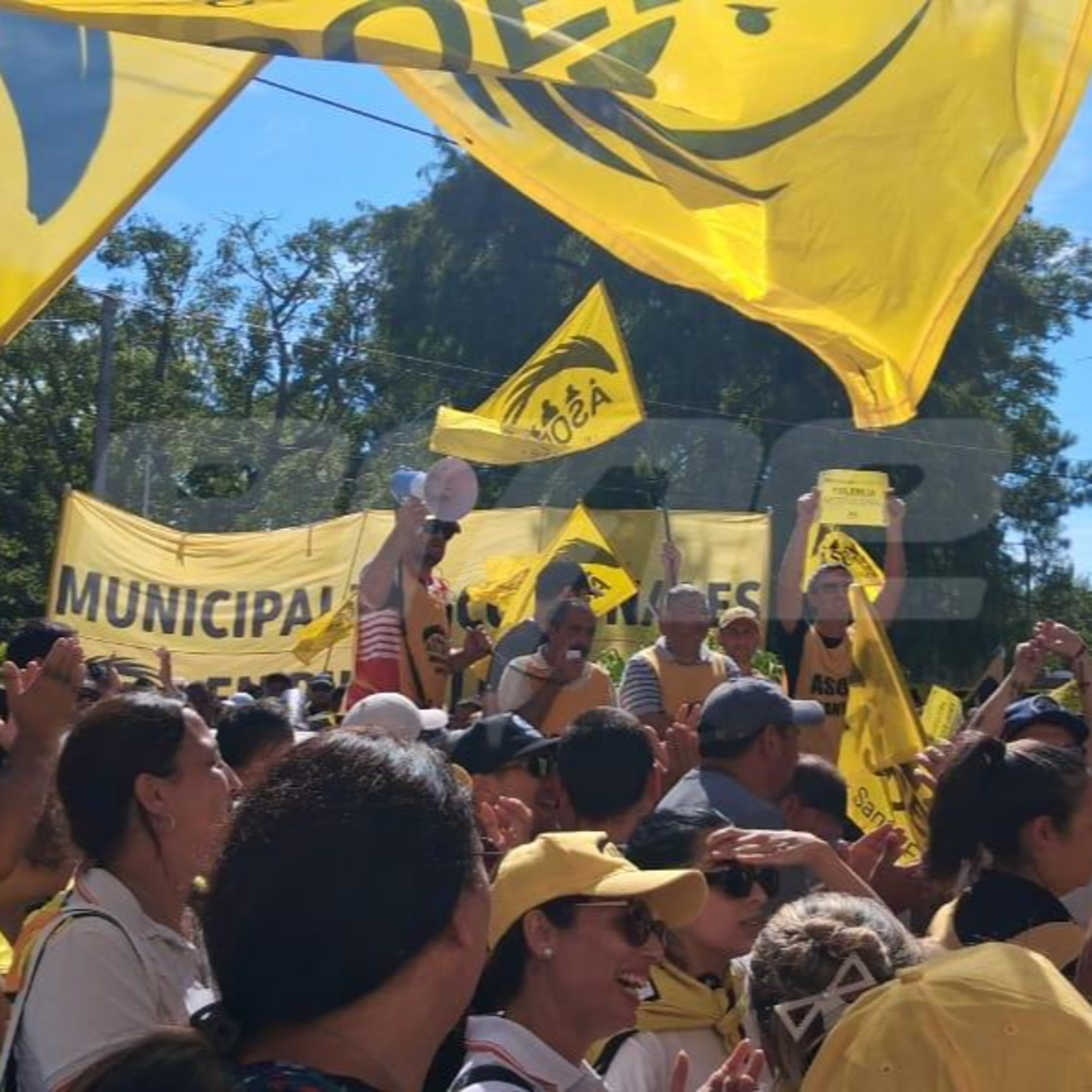 Conciliación obligatoria en pleno paro municipal por el conflicto en Sauce Viejo episode artwork