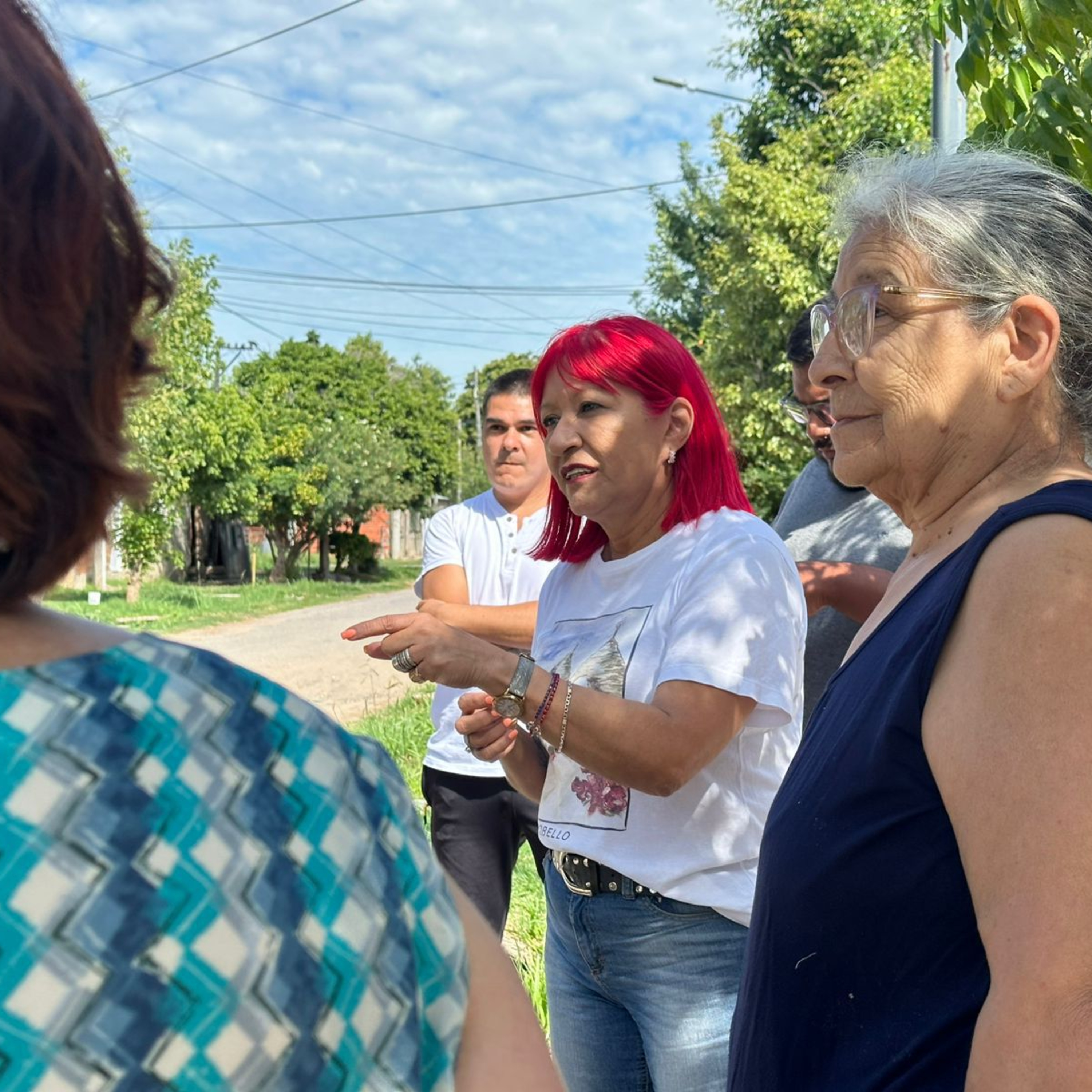 La Oficina Móvil de Violeta Quiroz pasó por barrio Las Flores con una jornada de atención a vecinos episode artwork