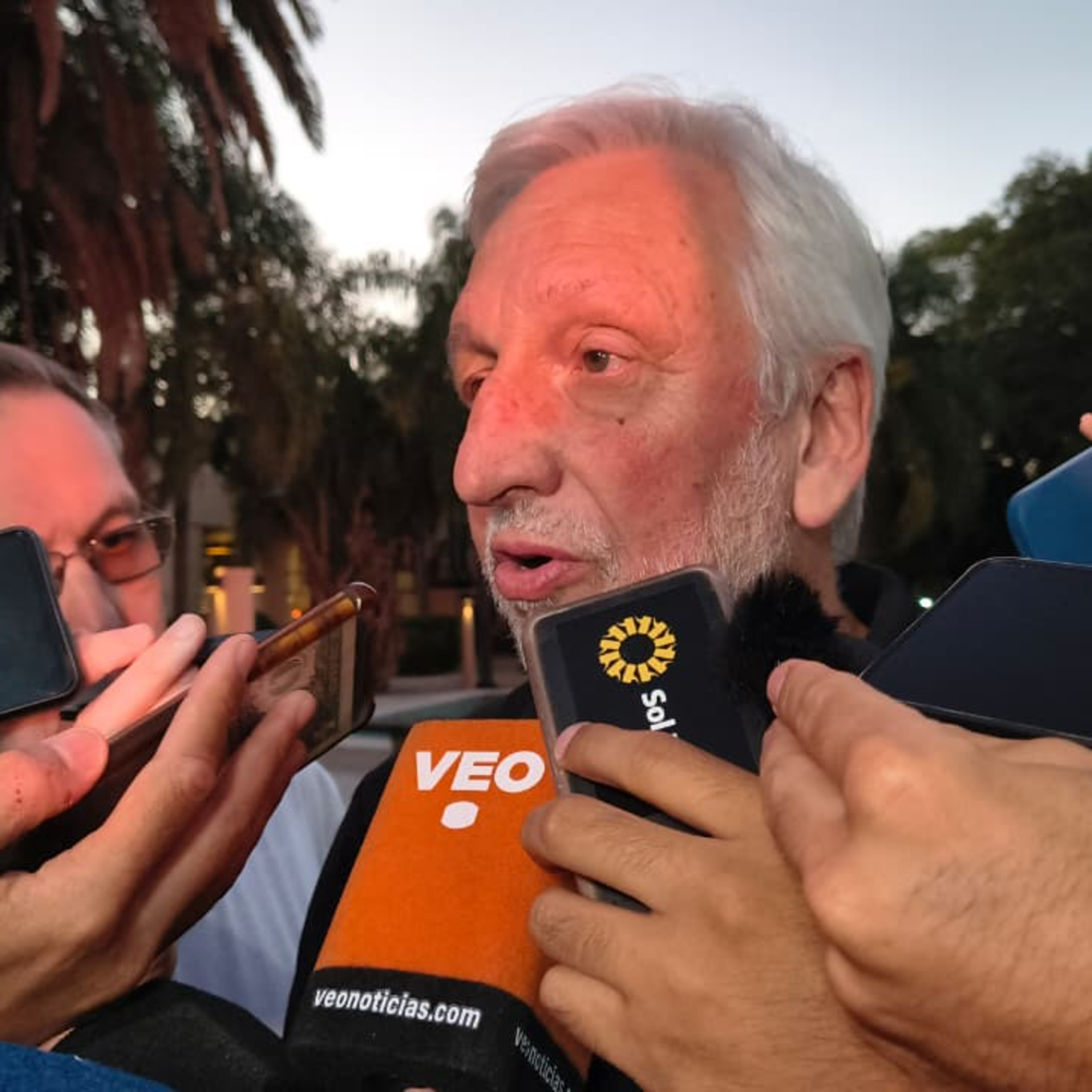 Colón presentó la nueva indumentaria que usará en la temporada 2026 episode artwork